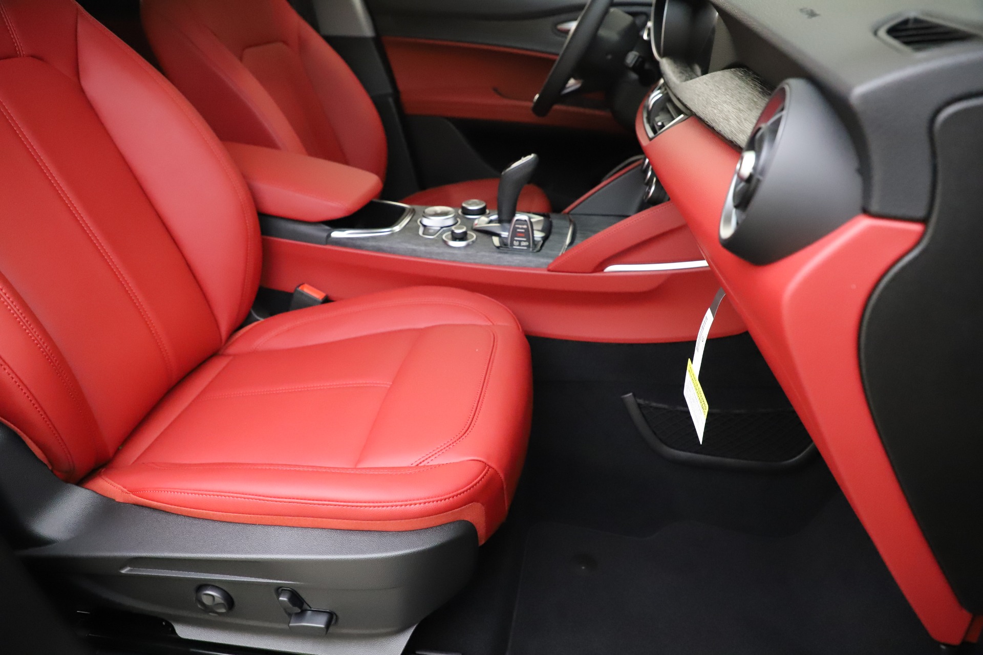 New 2020 Alfa Romeo Stelvio Sport Q4 | St. Petersburg, FL