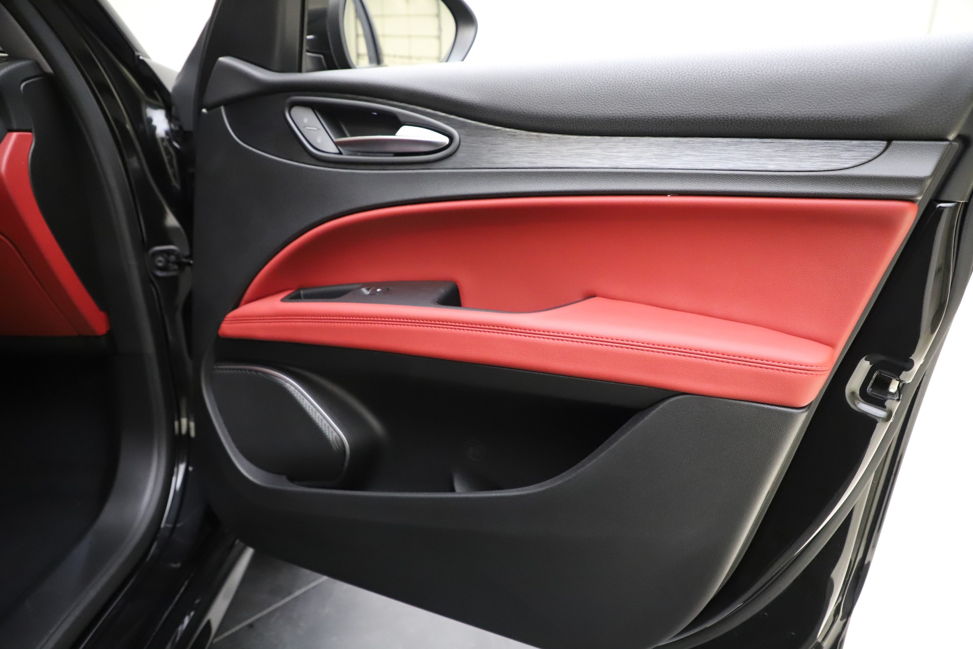 New 2020 Alfa Romeo Stelvio Sport Q4 | St. Petersburg, FL