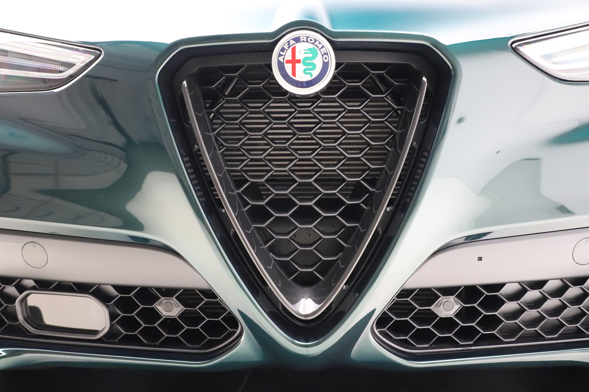 New 2020 Alfa Romeo Stelvio Ti Sport Q4 | St. Petersburg, FL