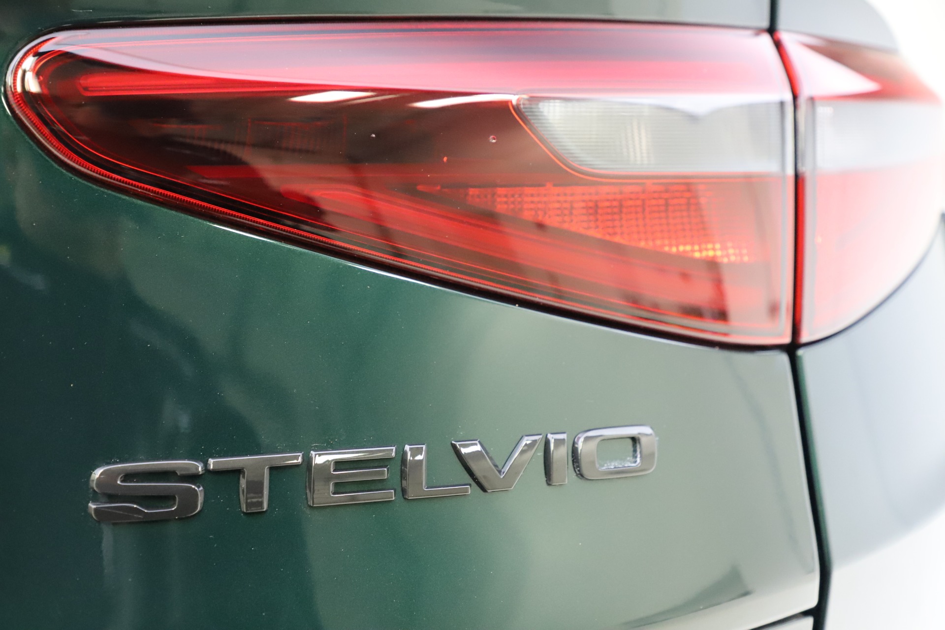 New 2020 Alfa Romeo Stelvio Ti Sport Q4 | St. Petersburg, FL
