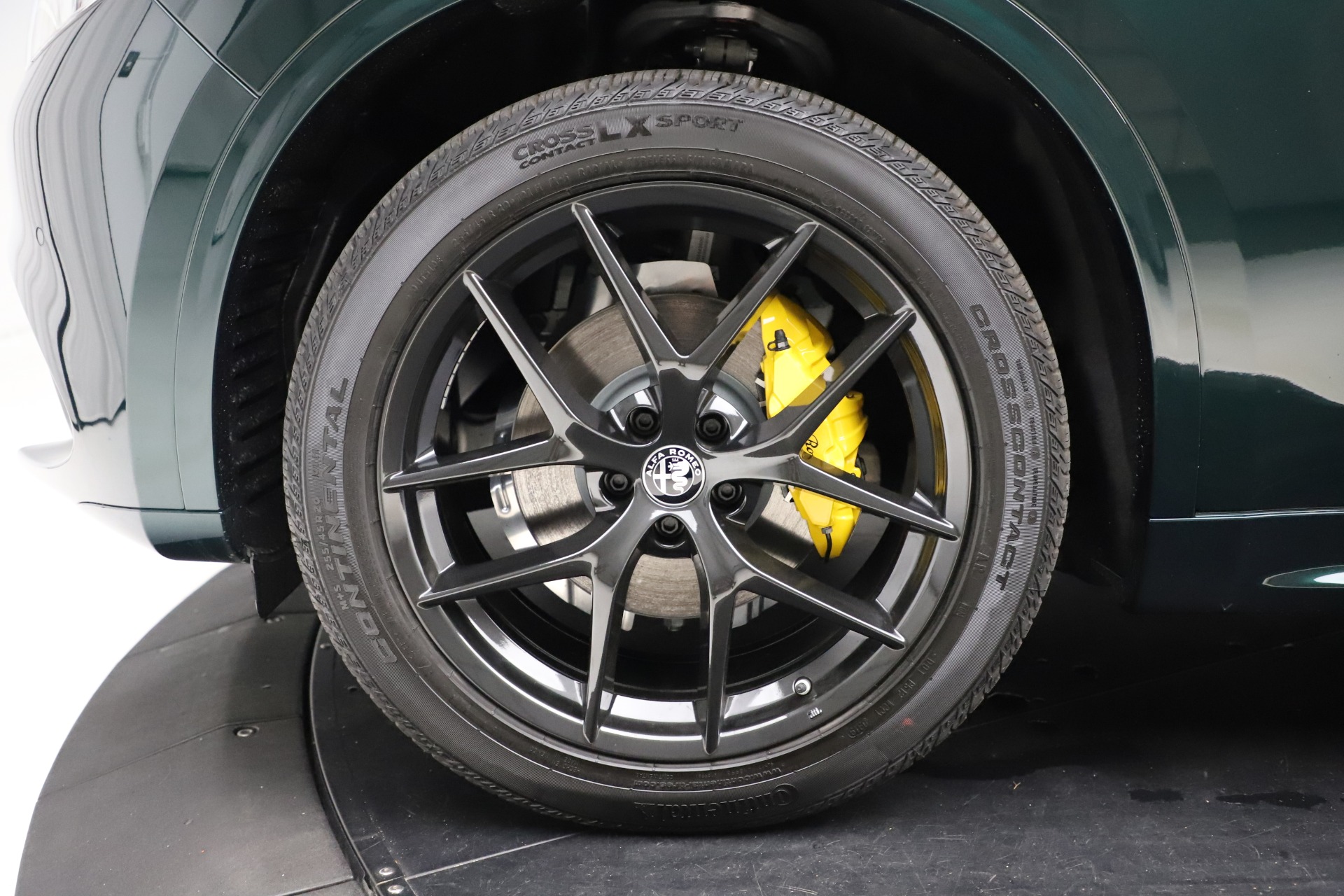 New 2020 Alfa Romeo Stelvio Ti Sport Q4 | St. Petersburg, FL