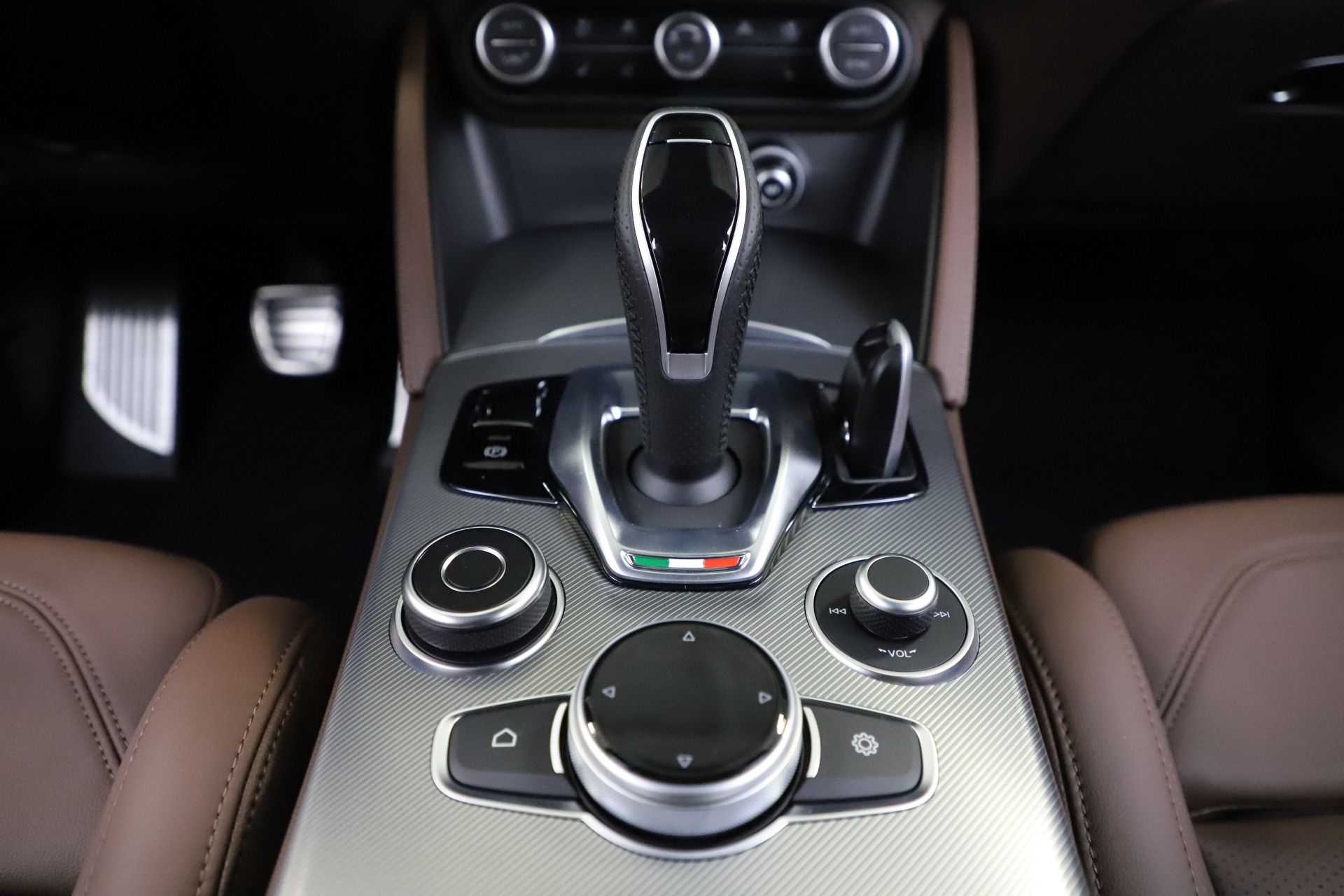 New 2020 Alfa Romeo Stelvio Ti Sport Q4 | St. Petersburg, FL
