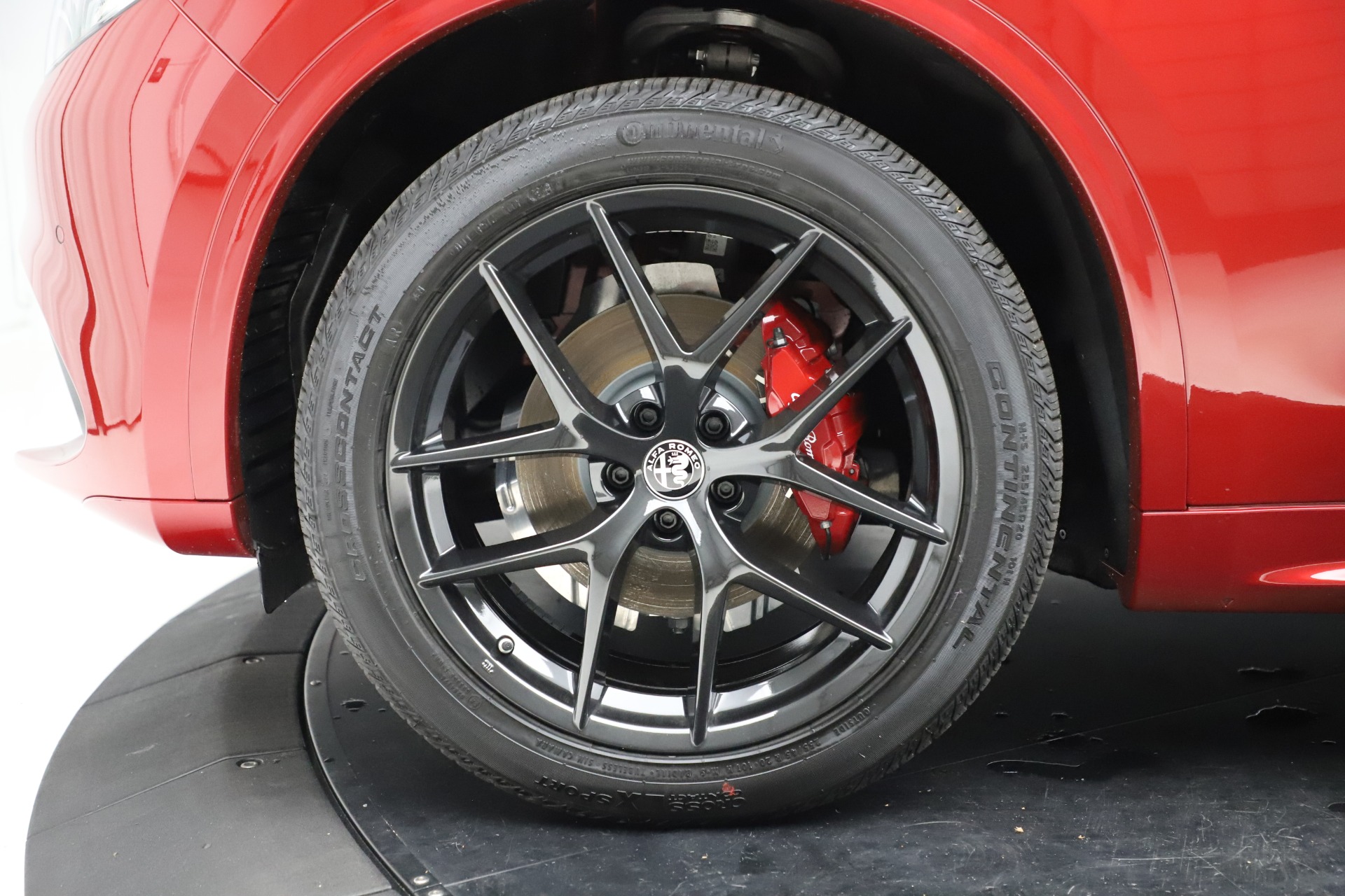 New 2020 Alfa Romeo Stelvio Ti Sport Q4 | St. Petersburg, FL