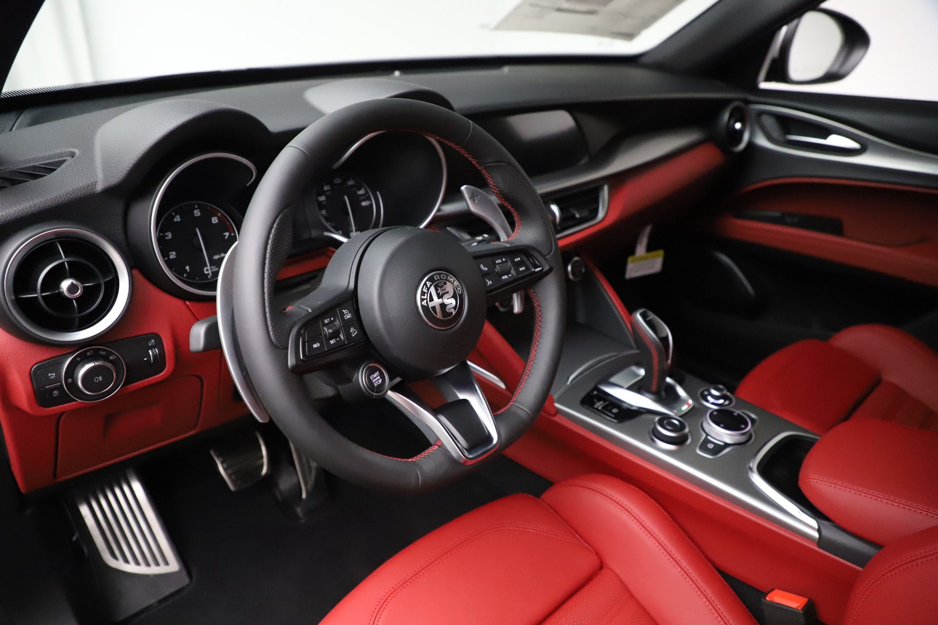 New 2020 Alfa Romeo Stelvio Ti Sport Q4 | St. Petersburg, FL