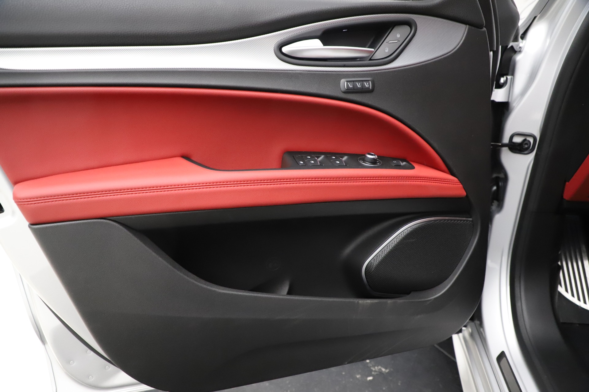 New 2020 Alfa Romeo Stelvio Ti Sport Q4 | St. Petersburg, FL