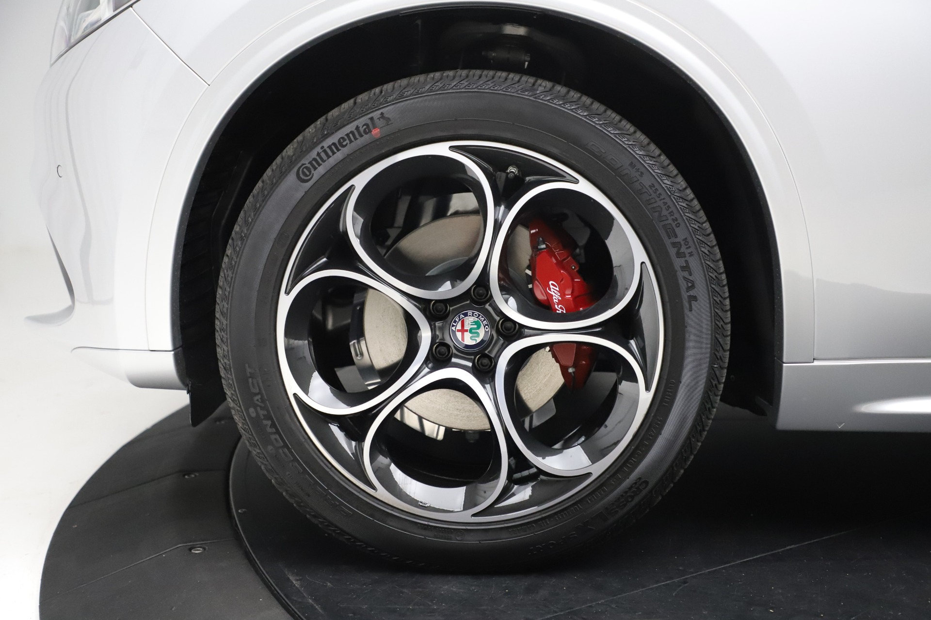 New 2020 Alfa Romeo Stelvio Ti Sport Q4 | St. Petersburg, FL