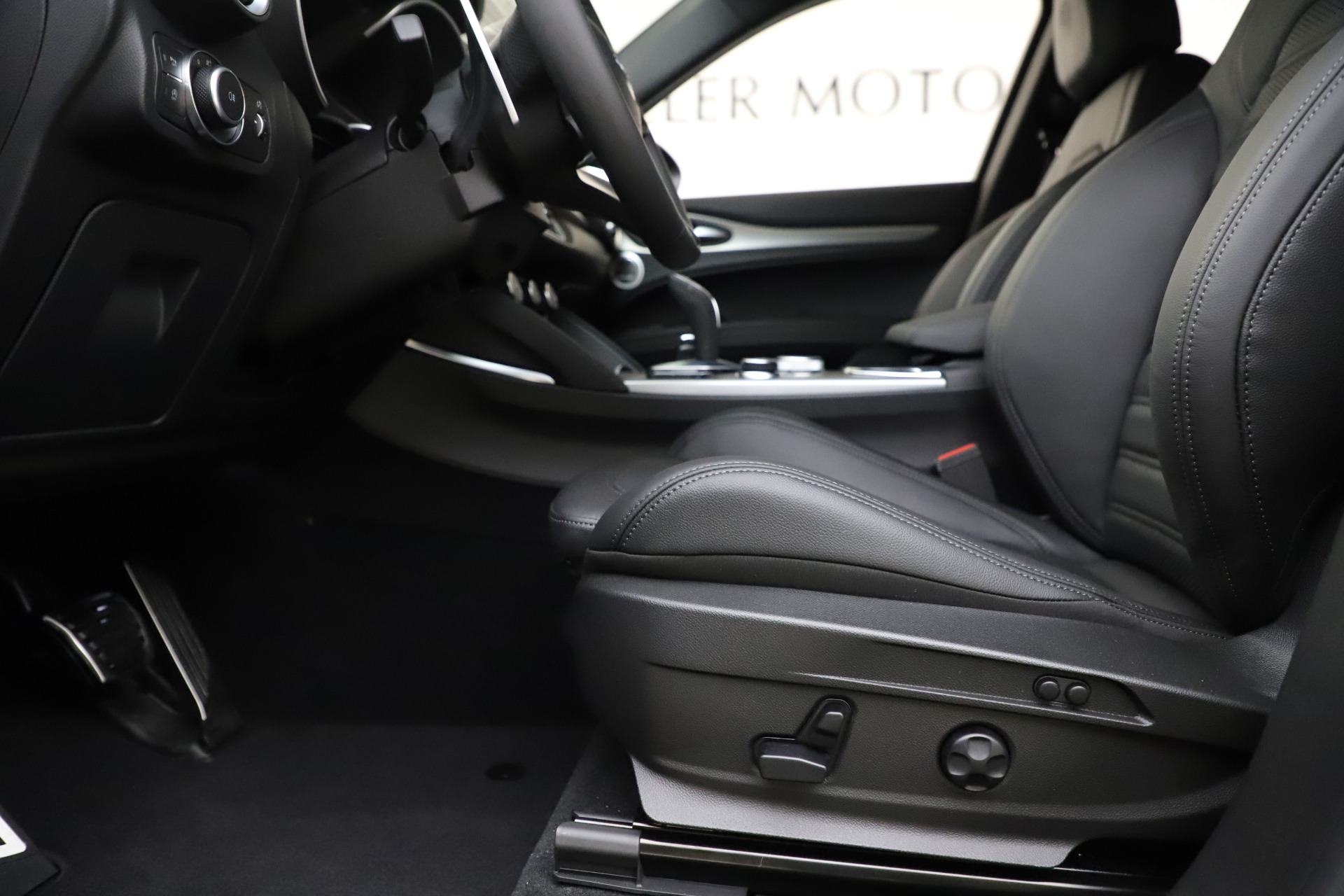 New 2020 Alfa Romeo Stelvio Ti Sport Q4 | St. Petersburg, FL