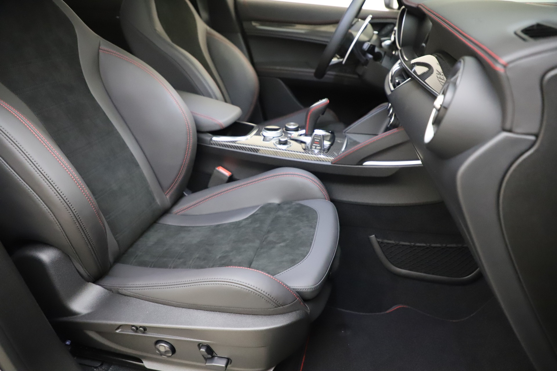 New 2020 Alfa Romeo Stelvio Quadrifoglio | St. Petersburg, FL