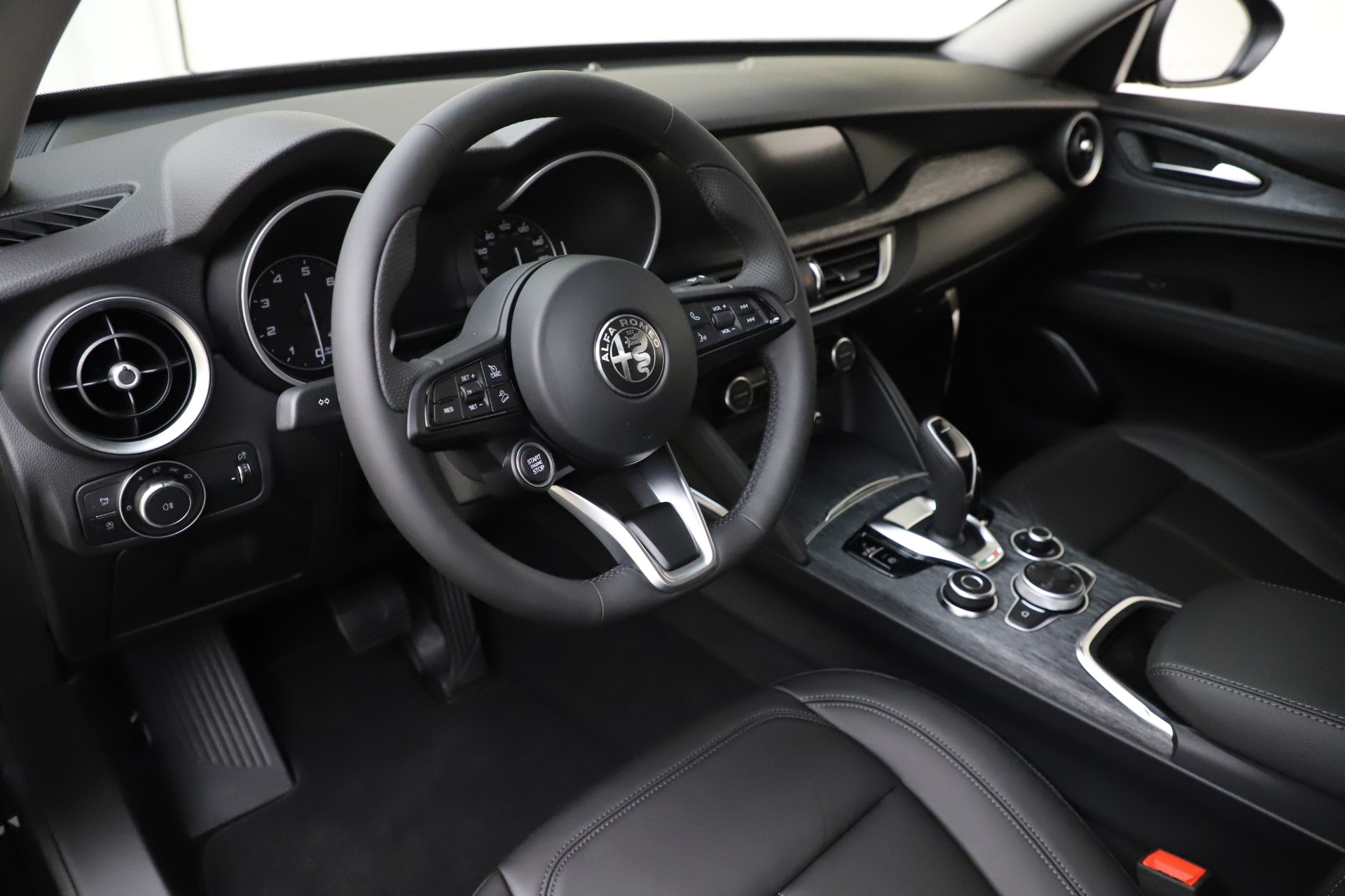 New 2020 Alfa Romeo Stelvio Sport Q4 | St. Petersburg, FL