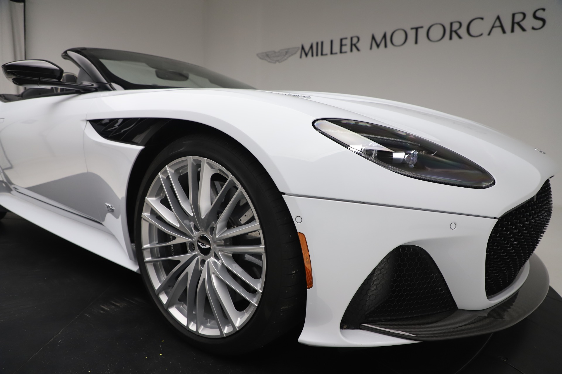 New 2020 Aston Martin DBS Superleggera Volante Convertible | St. Petersburg, FL
