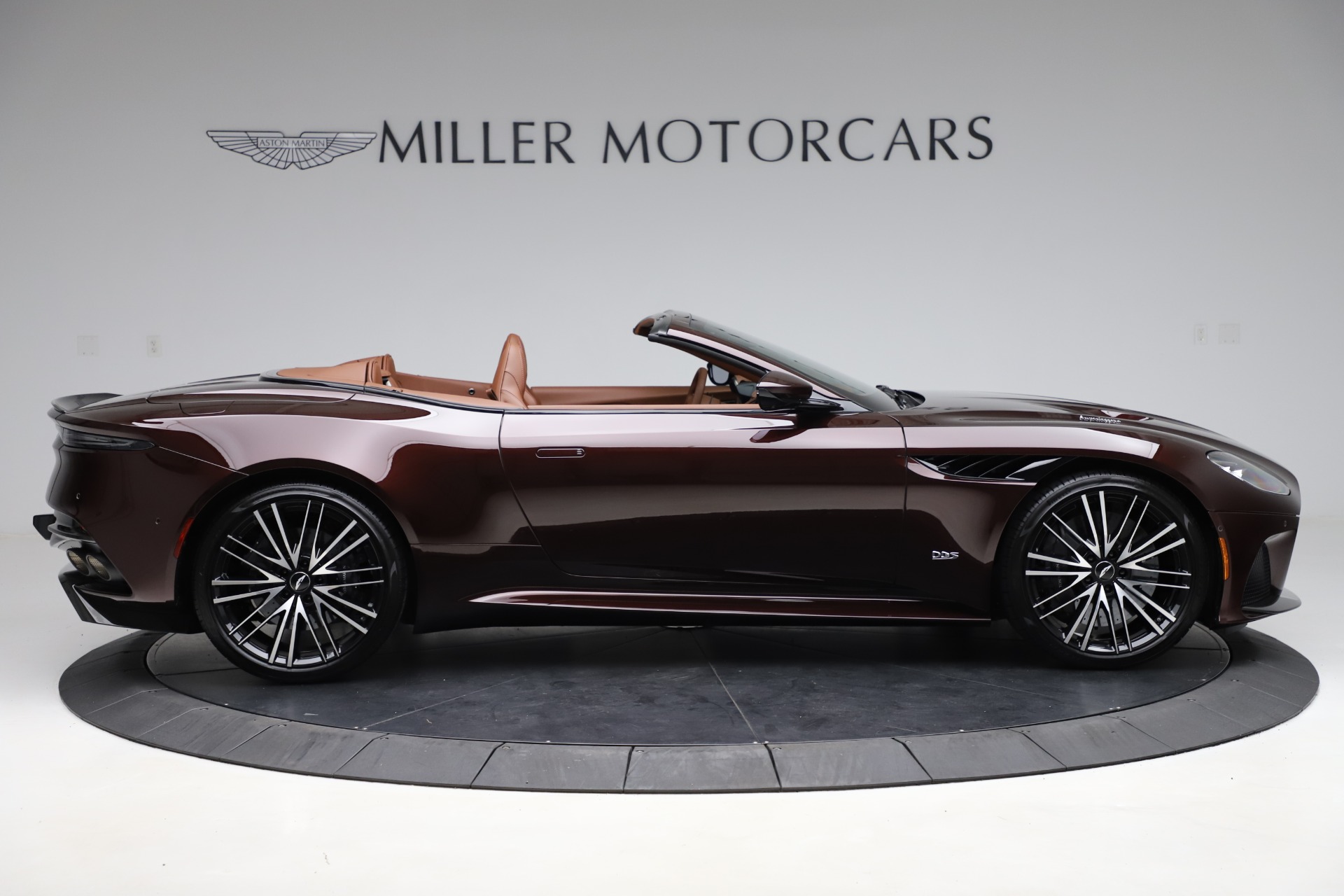 New 2020 Aston Martin DBS Superleggera | St. Petersburg, FL