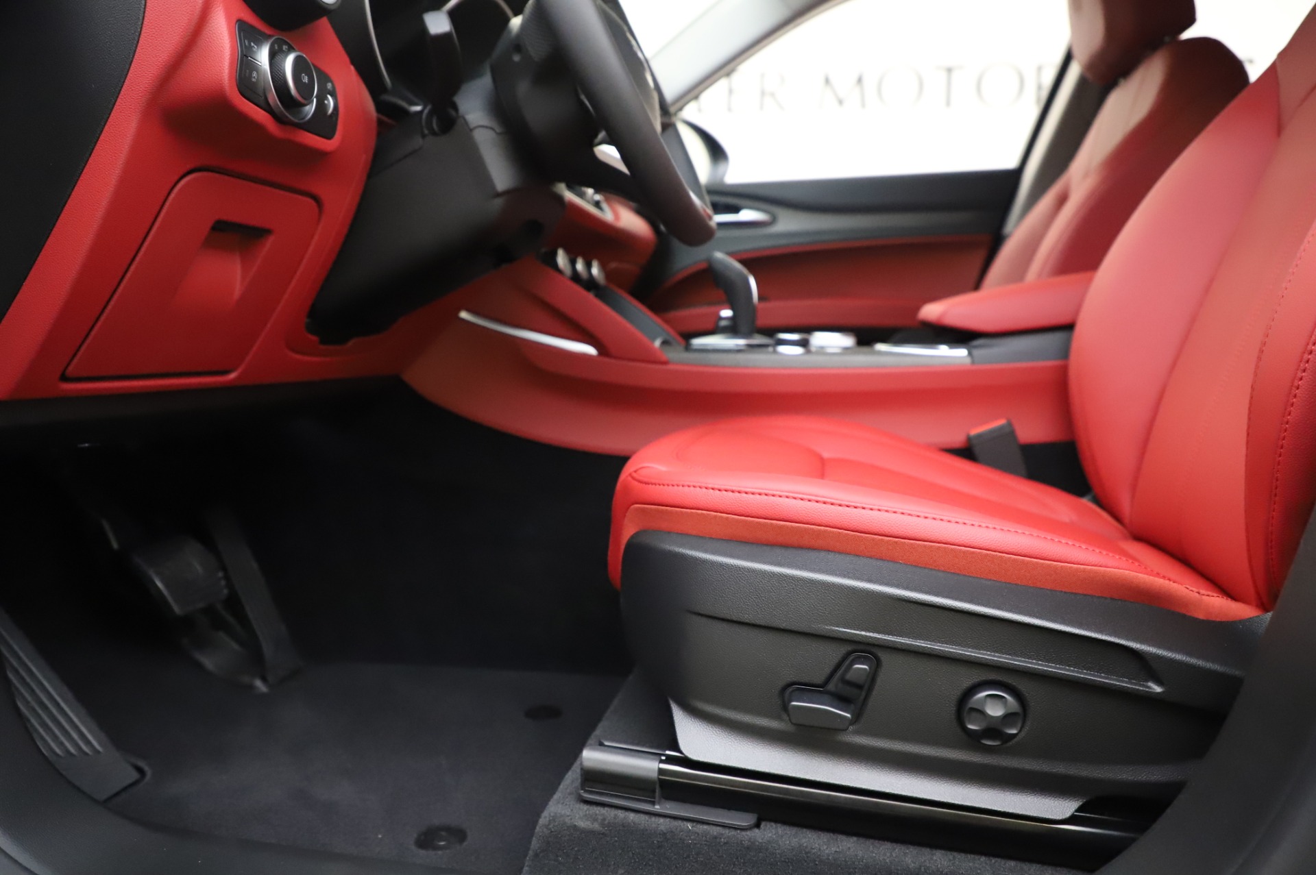 New 2020 Alfa Romeo Stelvio Ti Q4 | St. Petersburg, FL