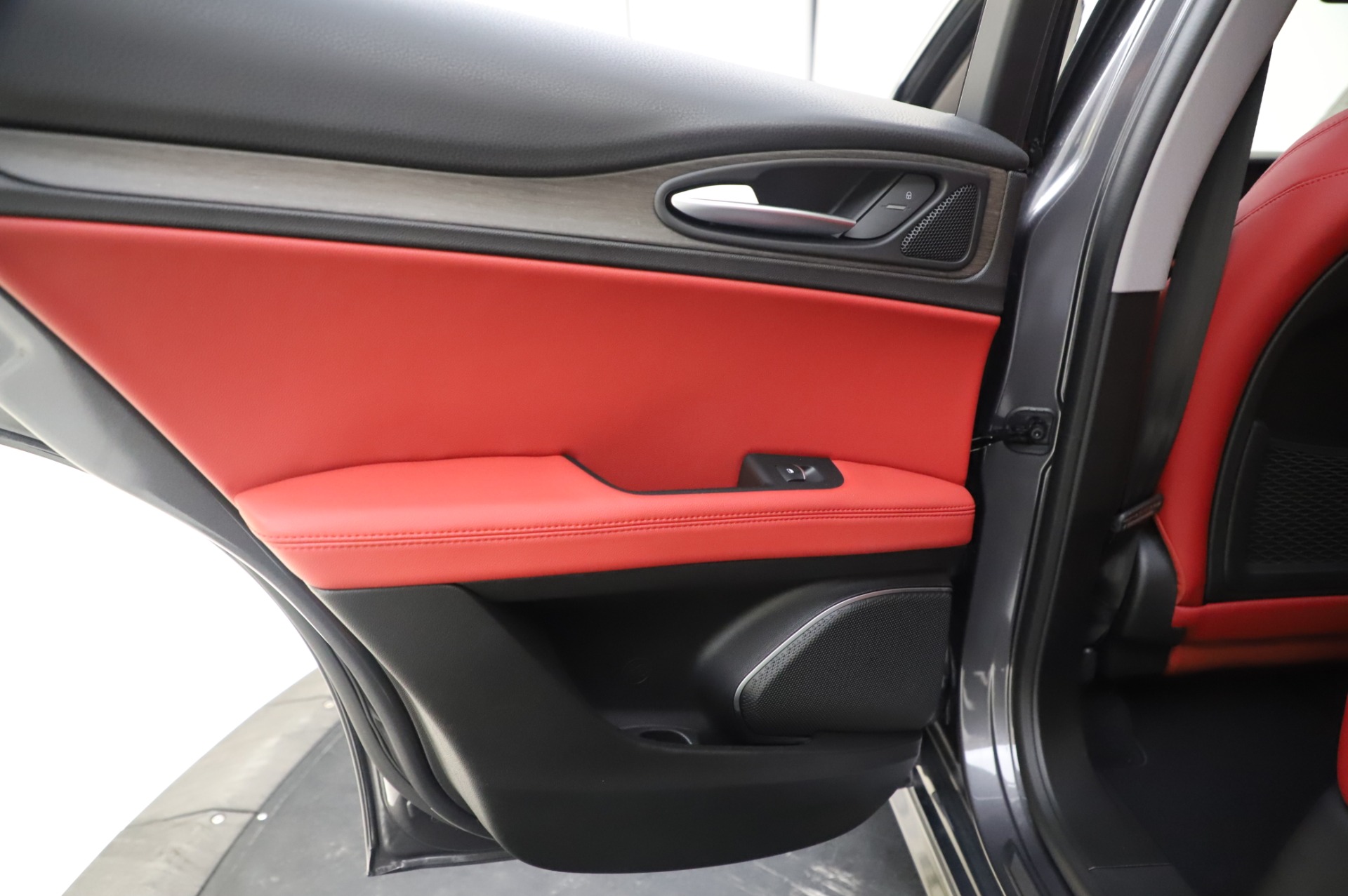 New 2020 Alfa Romeo Stelvio Ti Q4 | St. Petersburg, FL