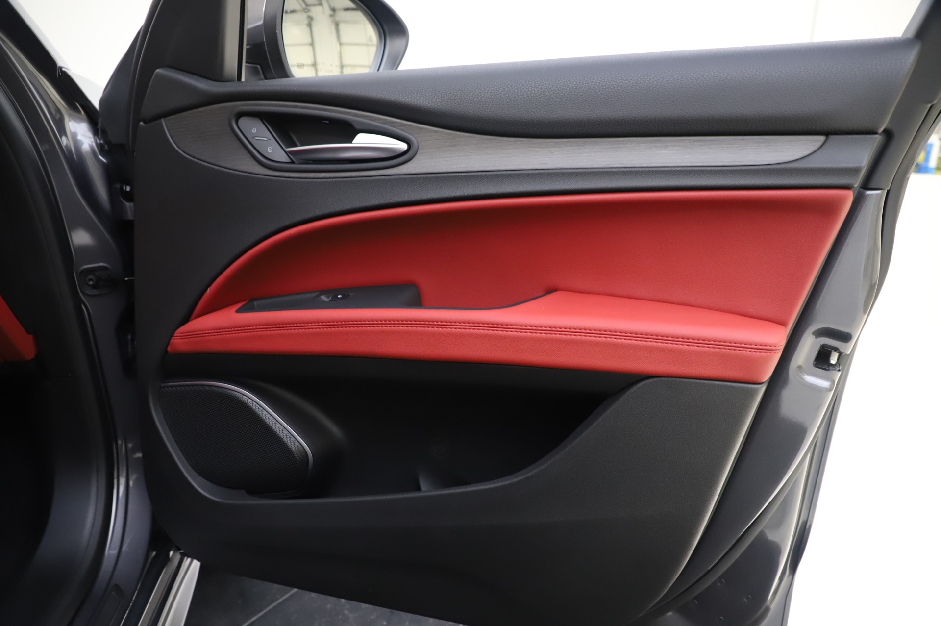 New 2020 Alfa Romeo Stelvio Ti Q4 | St. Petersburg, FL