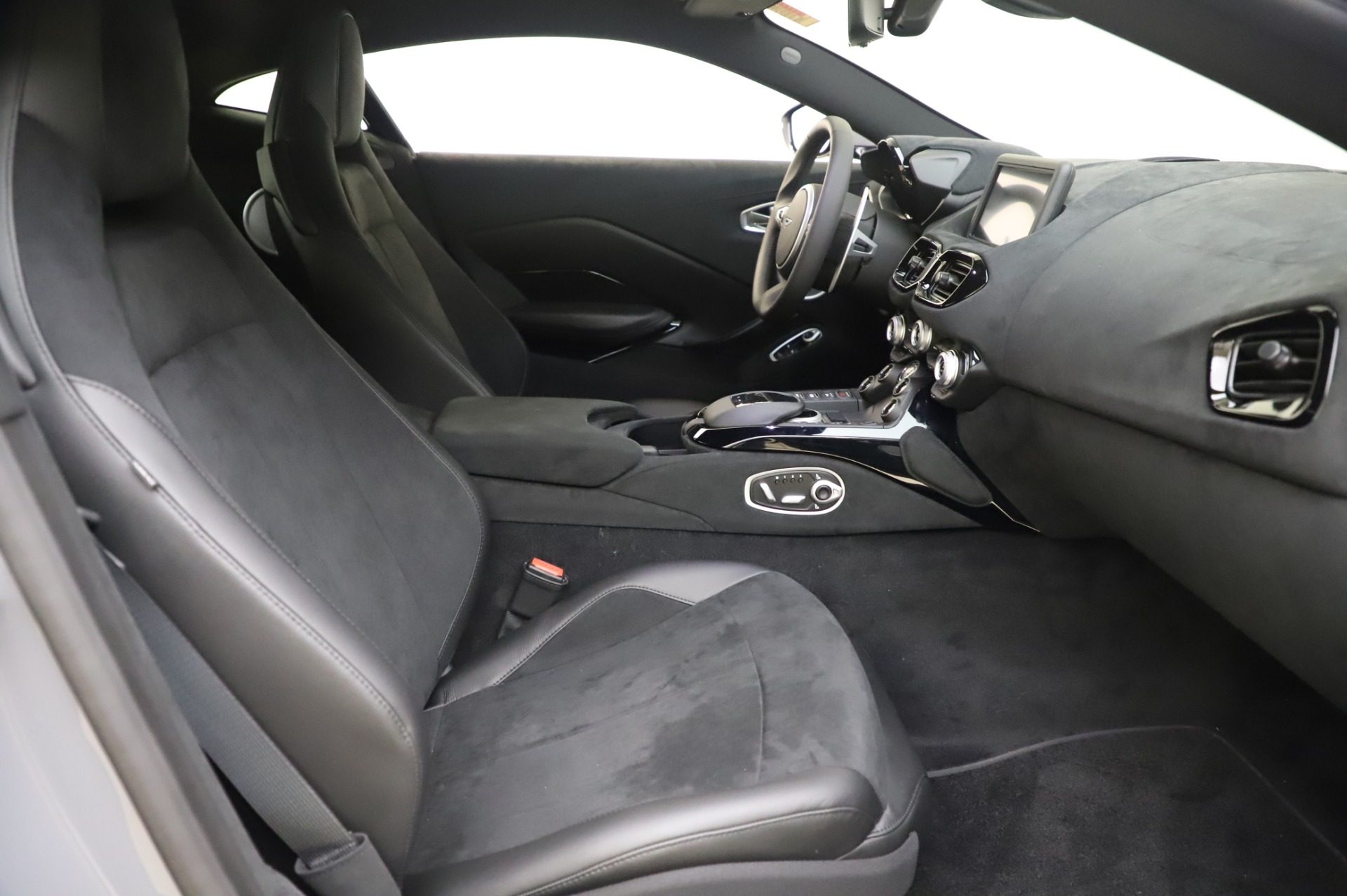 New 2020 Aston Martin Vantage Coupe | St. Petersburg, FL