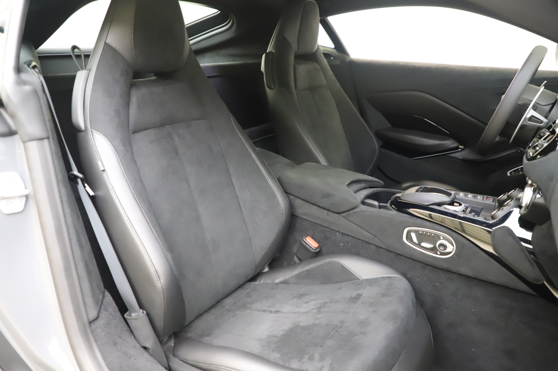 New 2020 Aston Martin Vantage Coupe | St. Petersburg, FL
