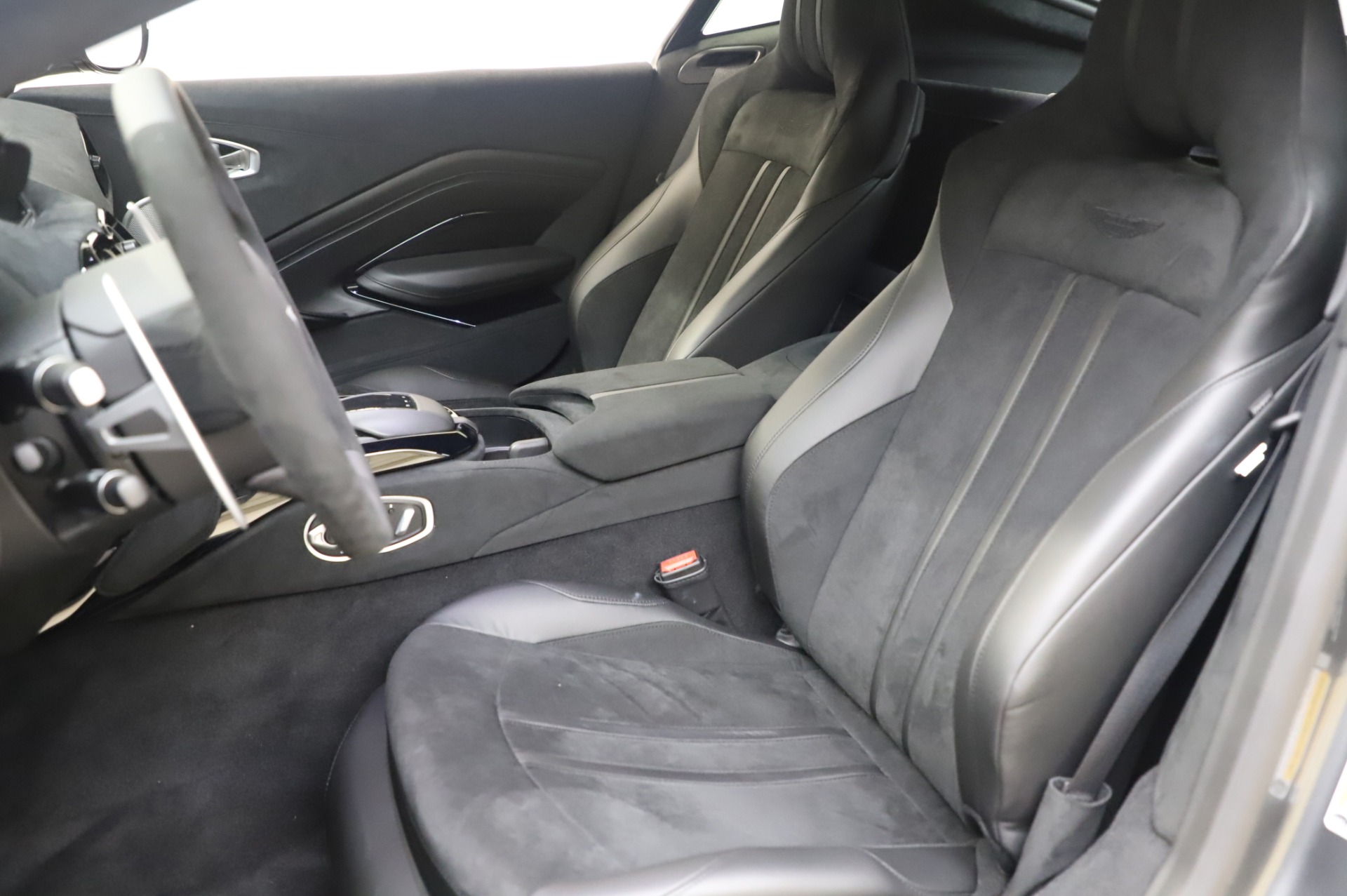 New 2020 Aston Martin Vantage Coupe | St. Petersburg, FL
