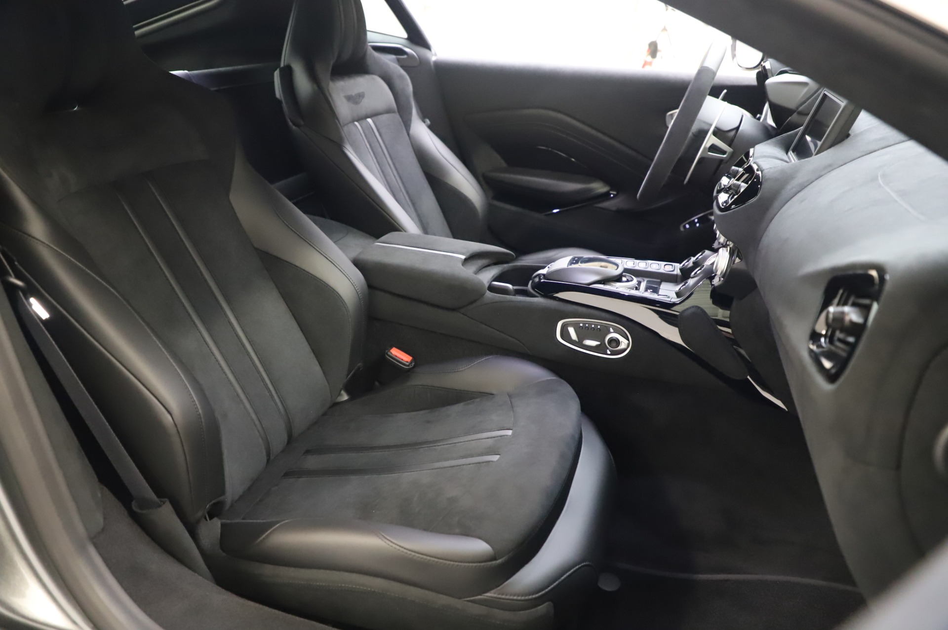 New 2020 Aston Martin Vantage Coupe | St. Petersburg, FL