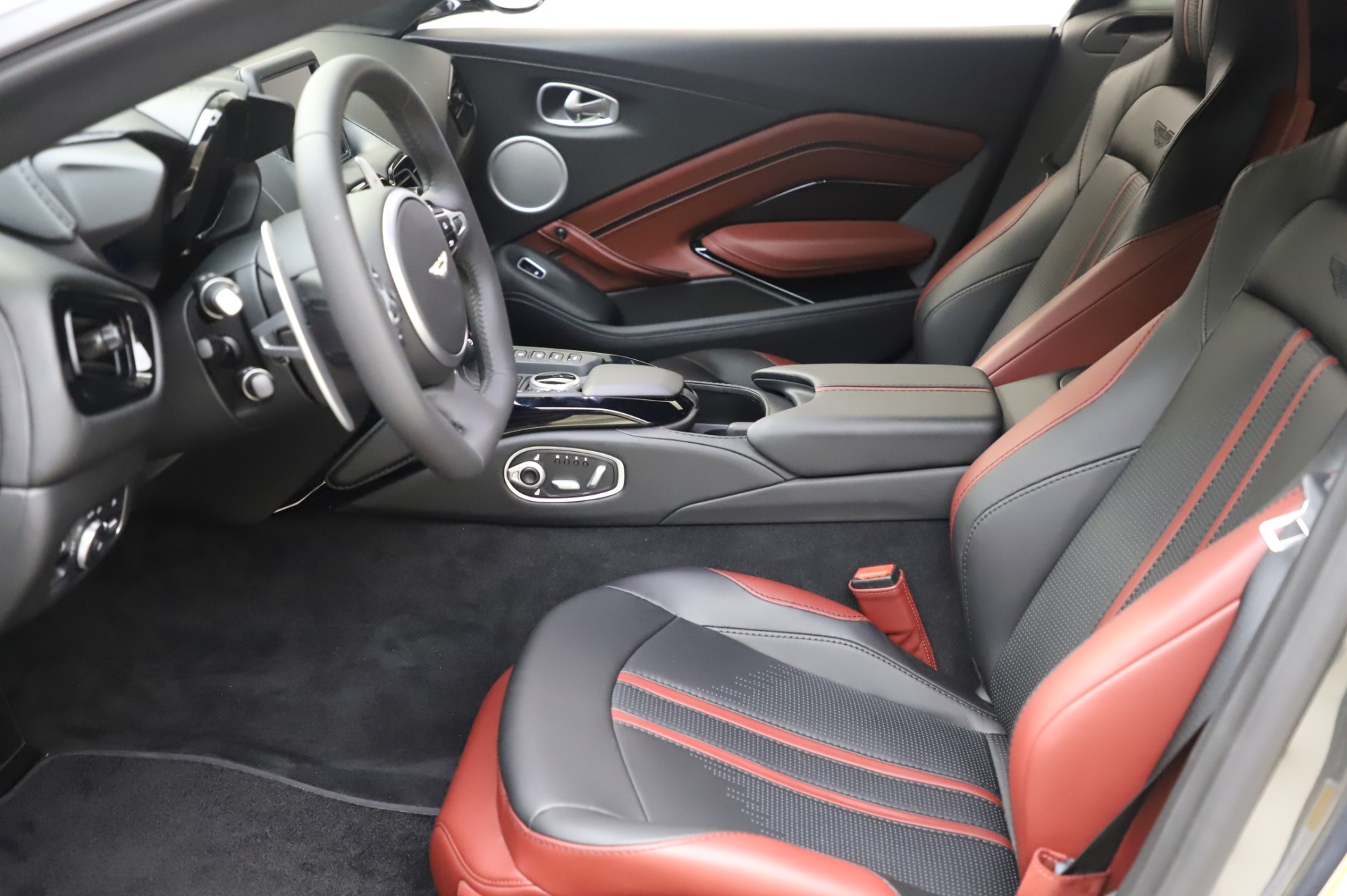 New 2020 Aston Martin Vantage Coupe | St. Petersburg, FL