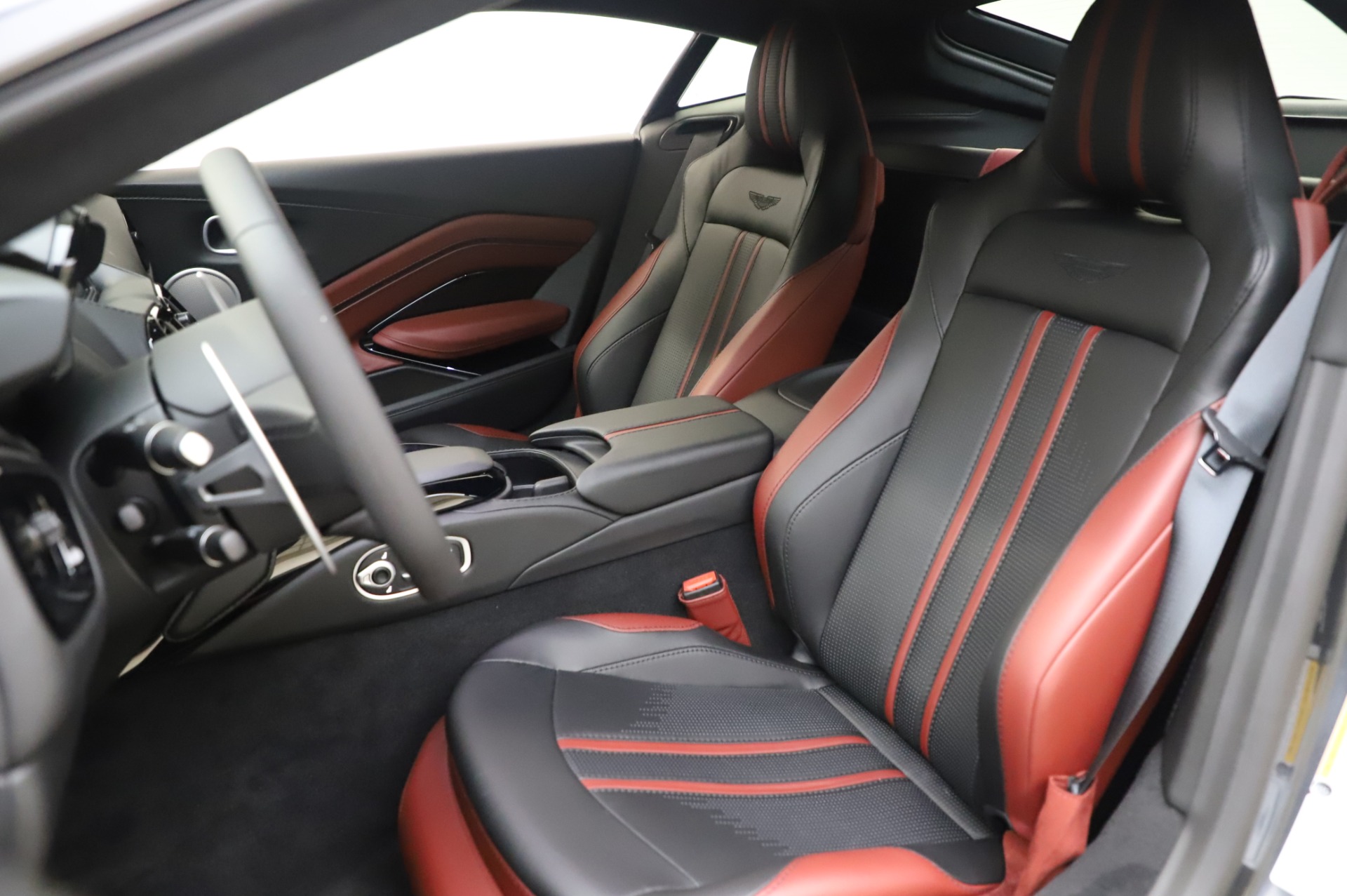 New 2020 Aston Martin Vantage Coupe | St. Petersburg, FL