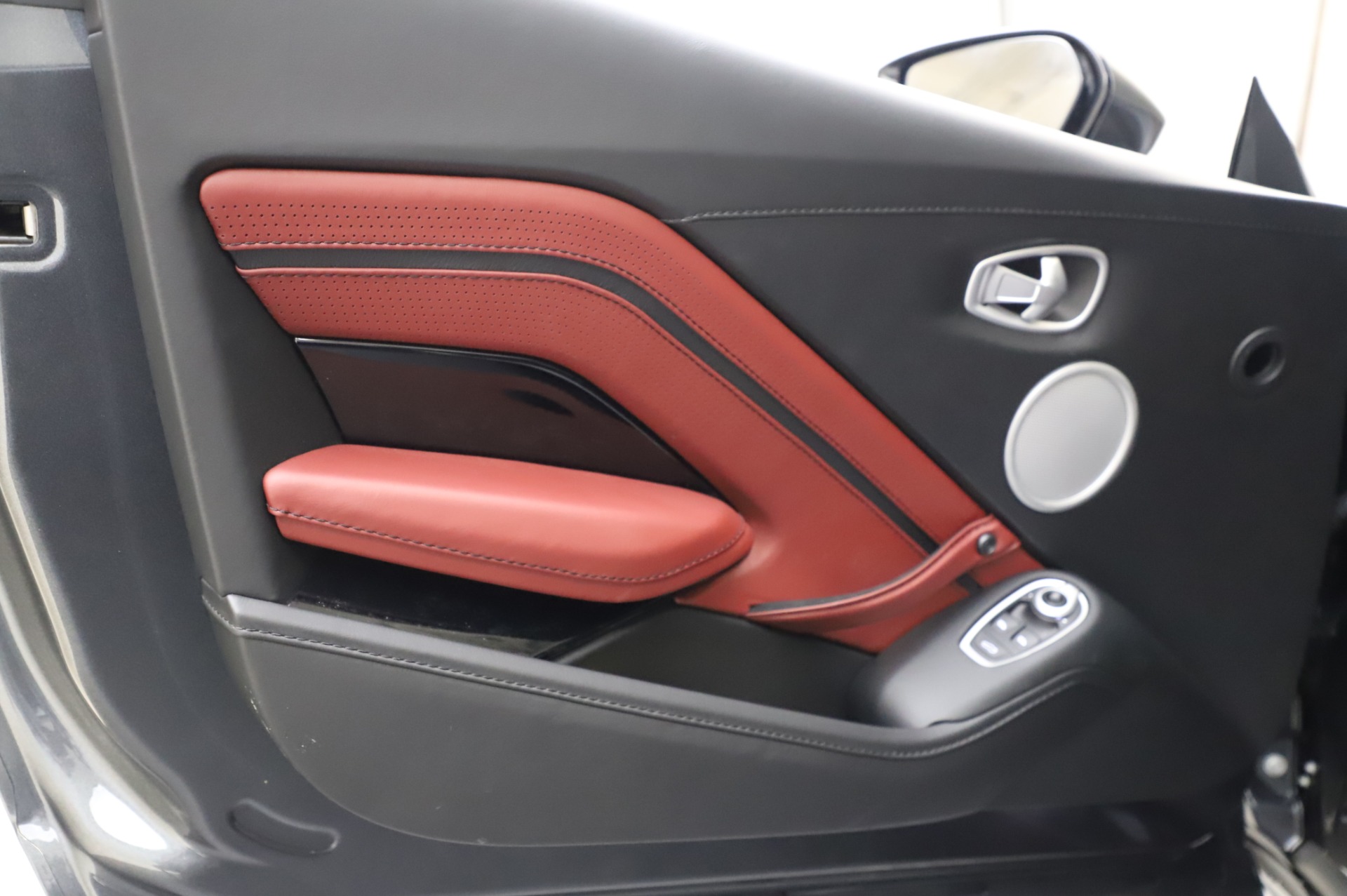 New 2020 Aston Martin Vantage Coupe | St. Petersburg, FL