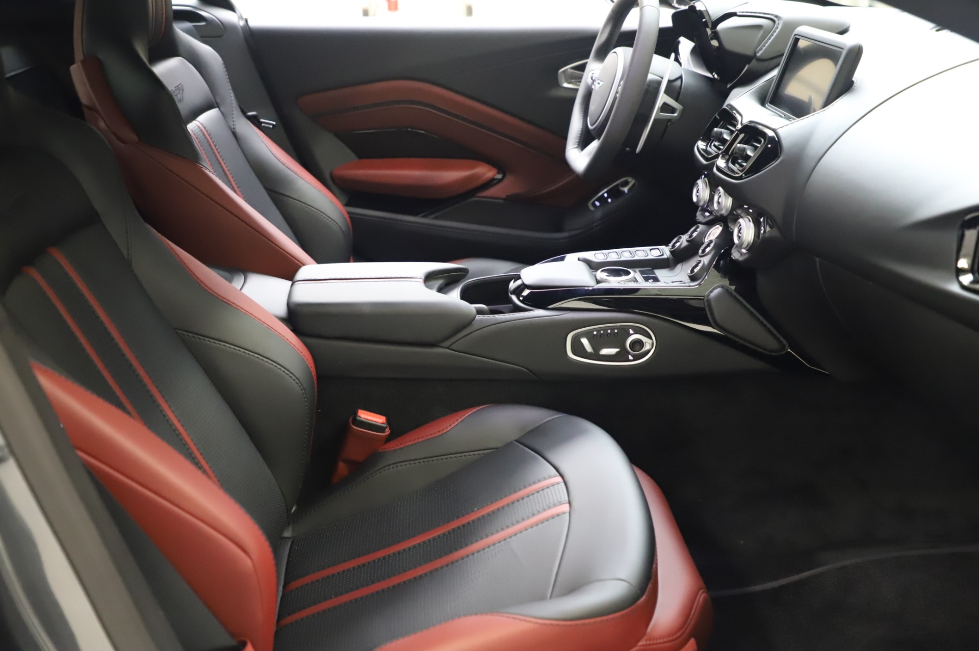 New 2020 Aston Martin Vantage Coupe | St. Petersburg, FL