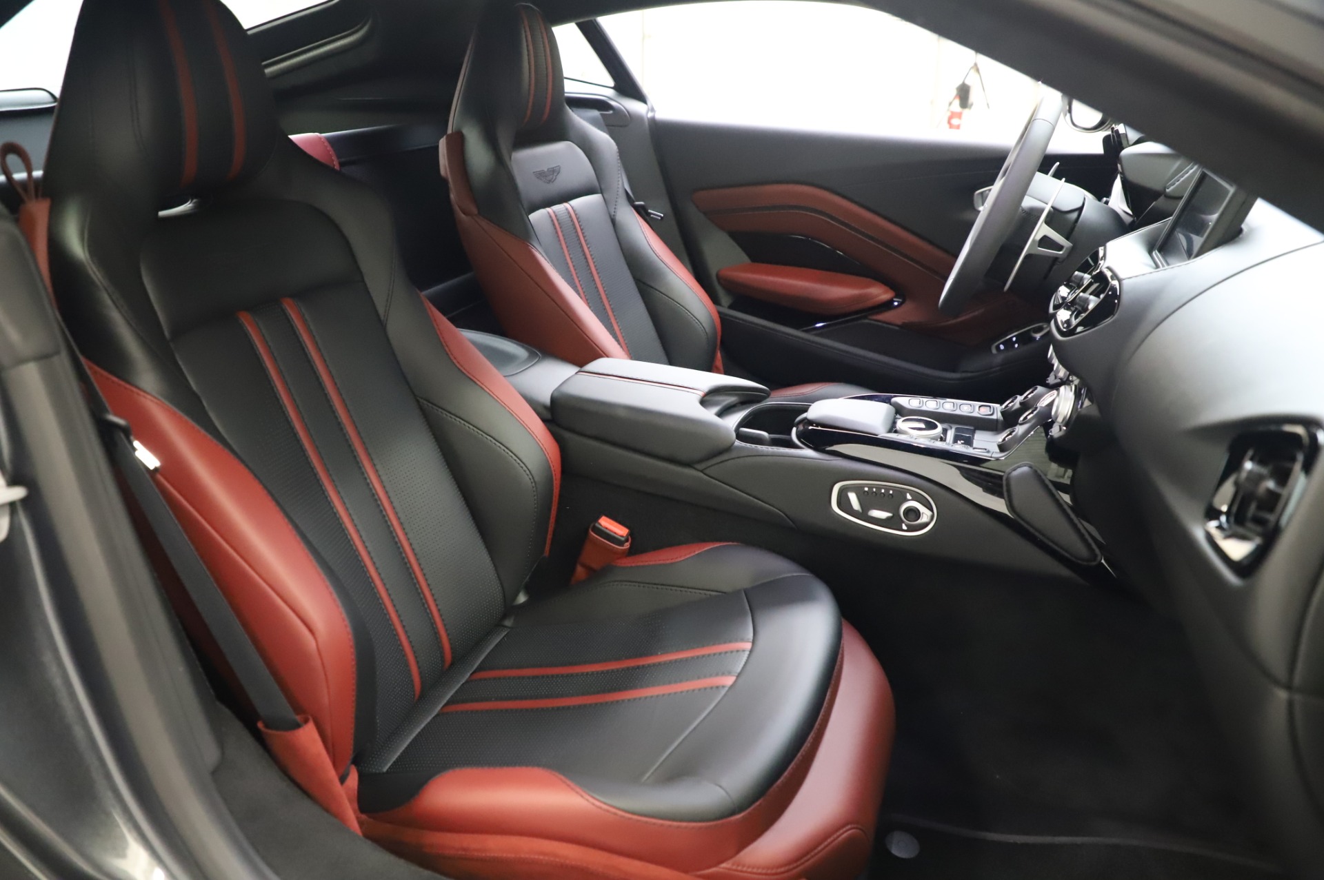 New 2020 Aston Martin Vantage Coupe | St. Petersburg, FL
