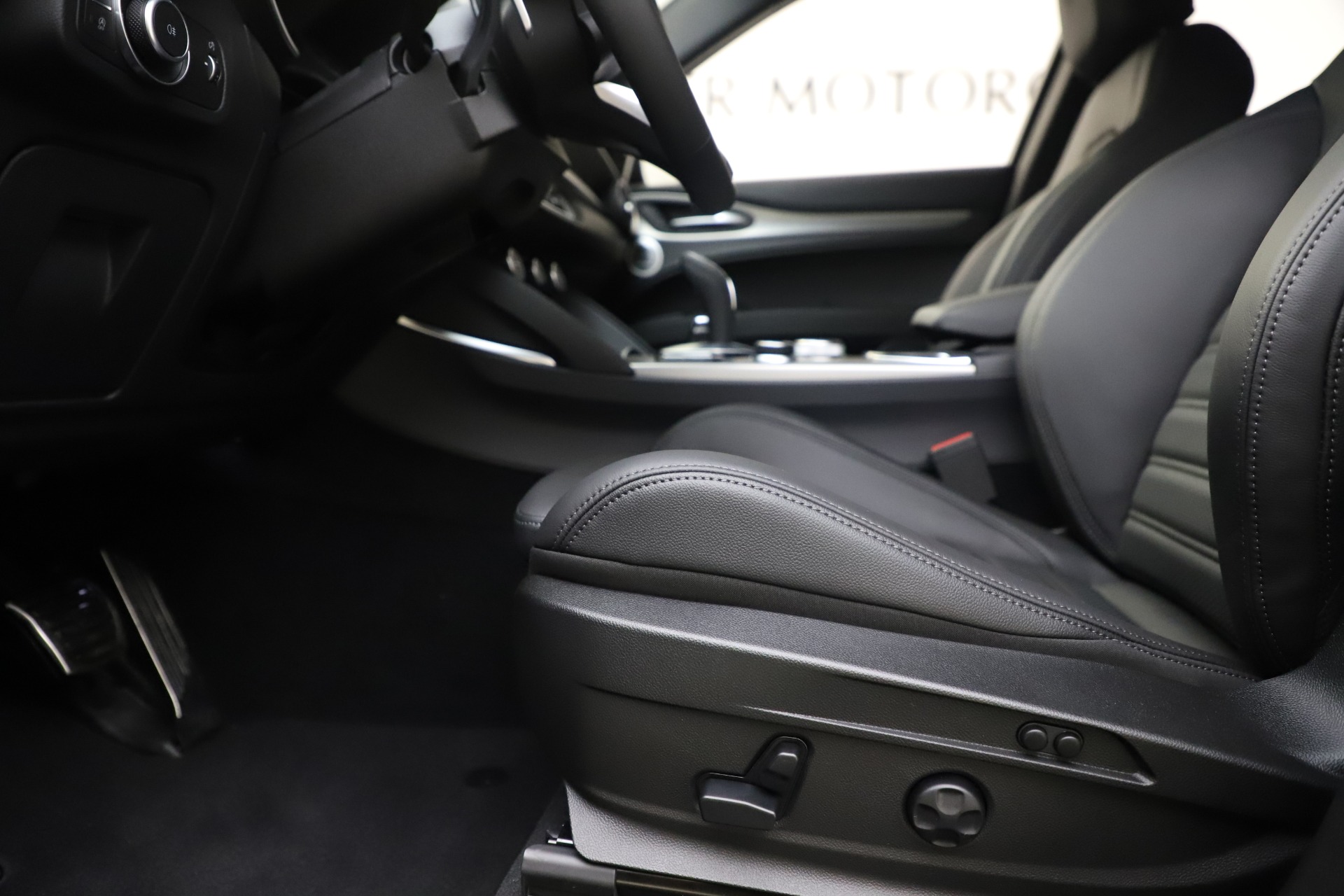 New 2020 Alfa Romeo Stelvio Ti Sport Q4 | St. Petersburg, FL