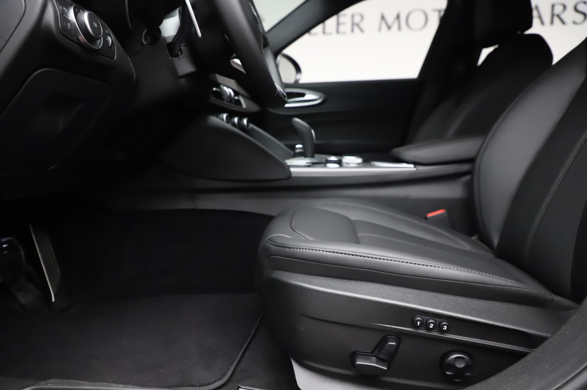 New 2020 Alfa Romeo Giulia Sport Q4 | St. Petersburg, FL