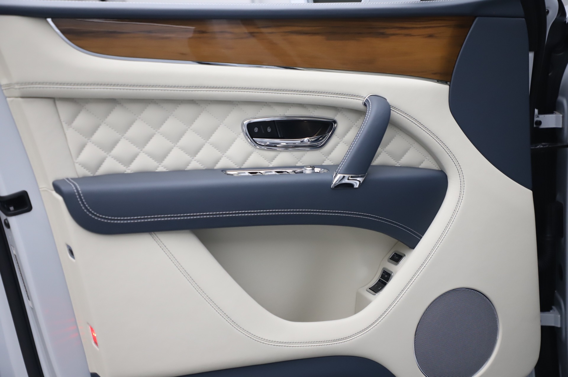 Used 2020 Bentley Bentayga Hybrid | St. Petersburg, FL