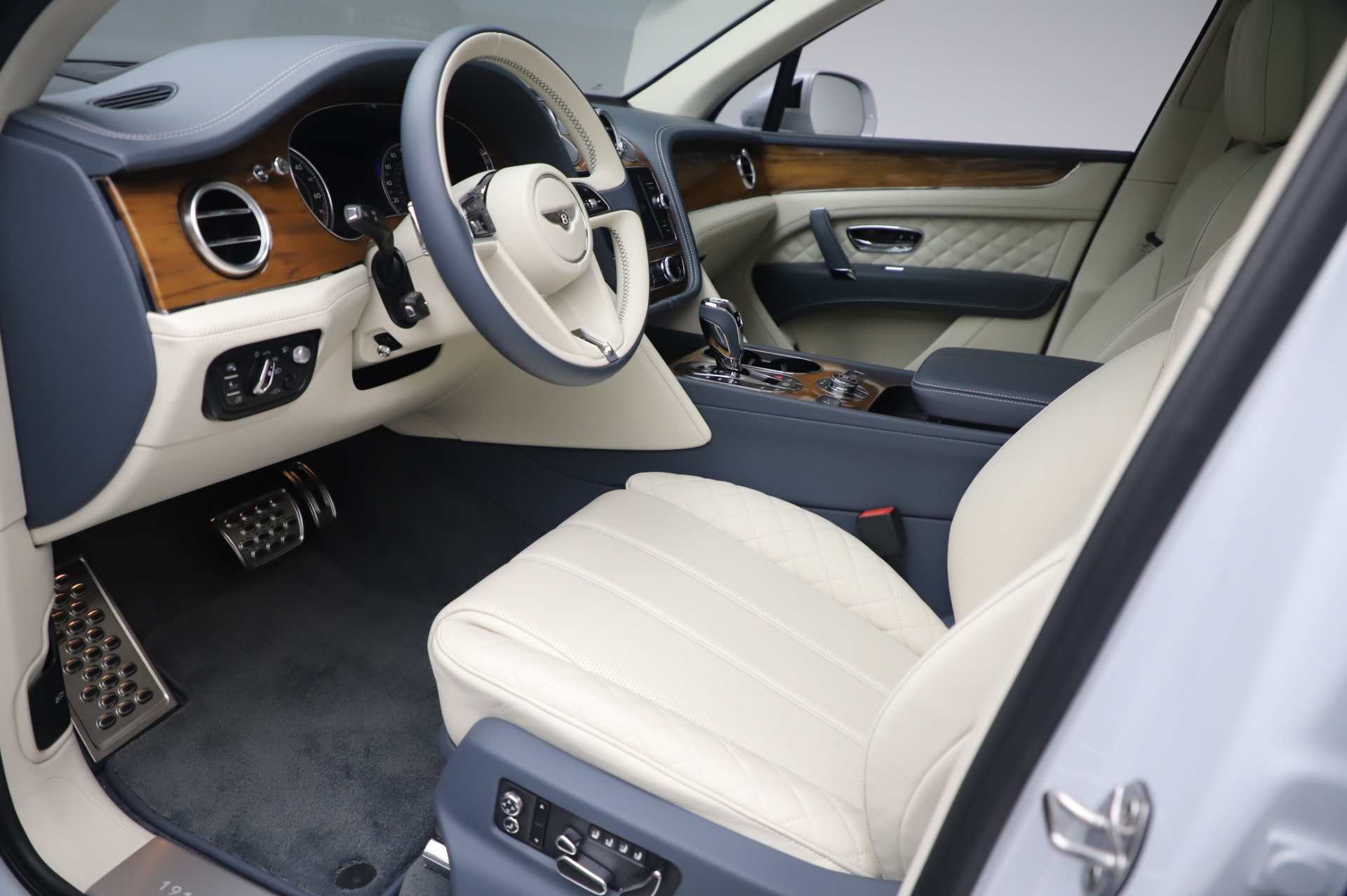Used 2020 Bentley Bentayga Hybrid | St. Petersburg, FL