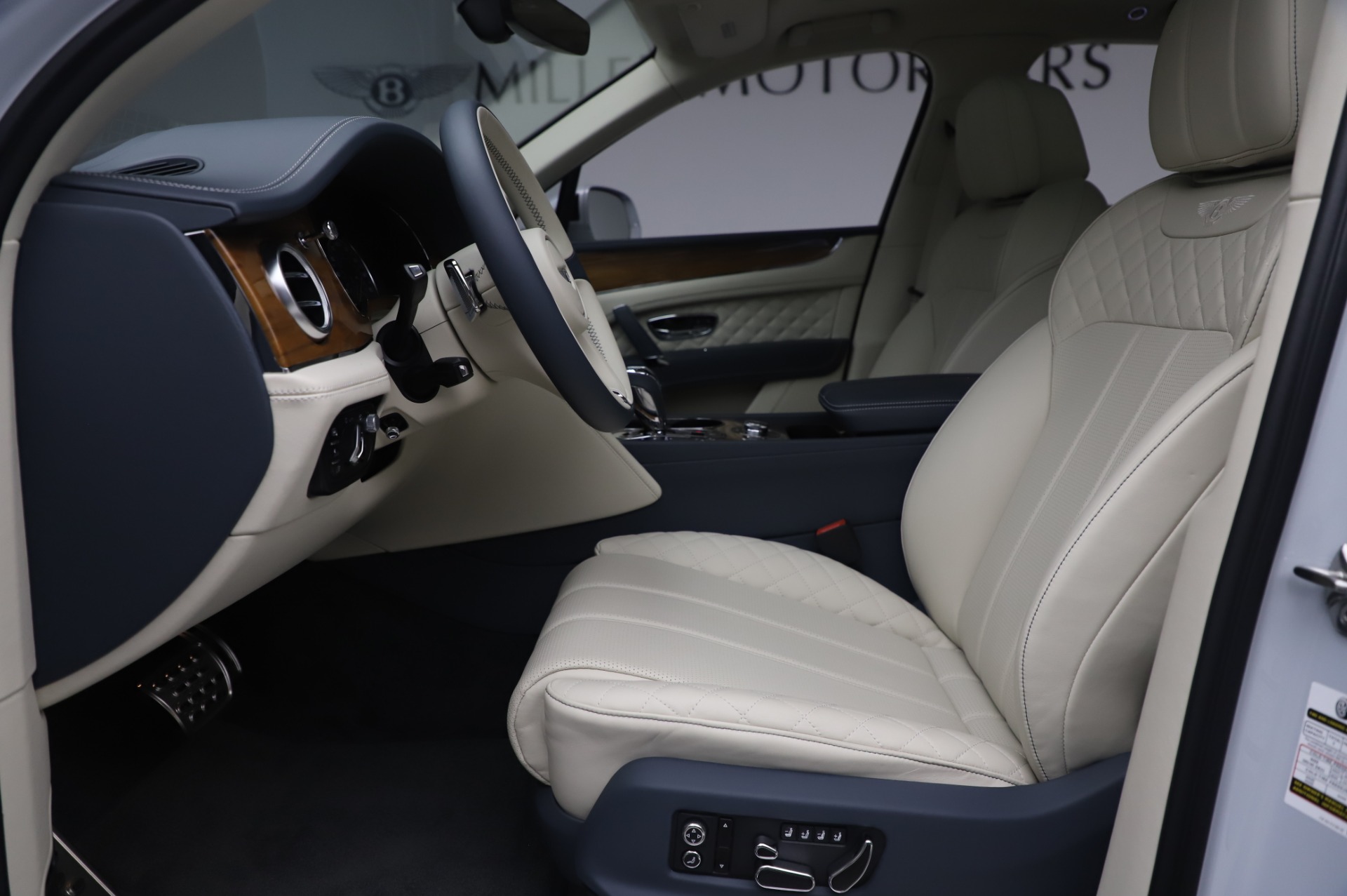 Used 2020 Bentley Bentayga Hybrid | St. Petersburg, FL
