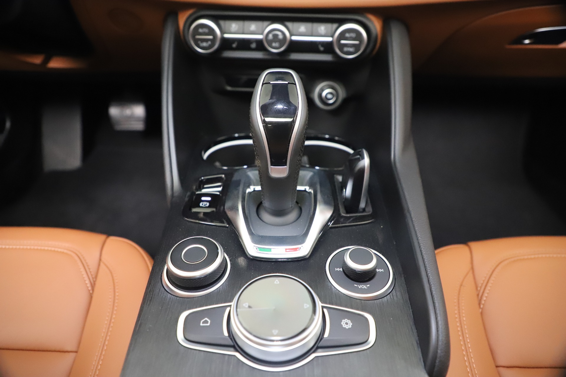 New 2020 Alfa Romeo Giulia Q4 | St. Petersburg, FL