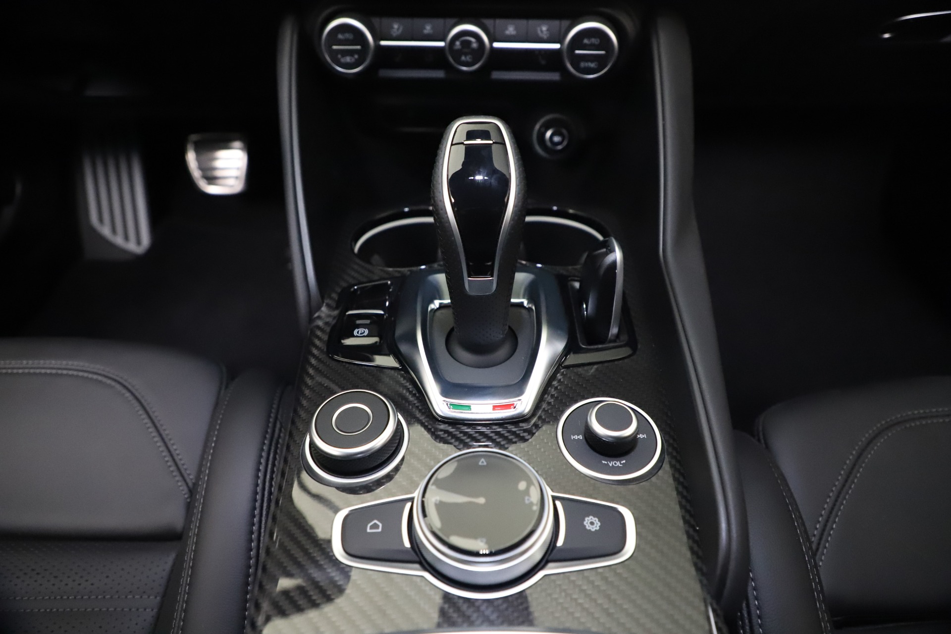 New 2020 Alfa Romeo Giulia Ti Sport Carbon Q4 | St. Petersburg, FL