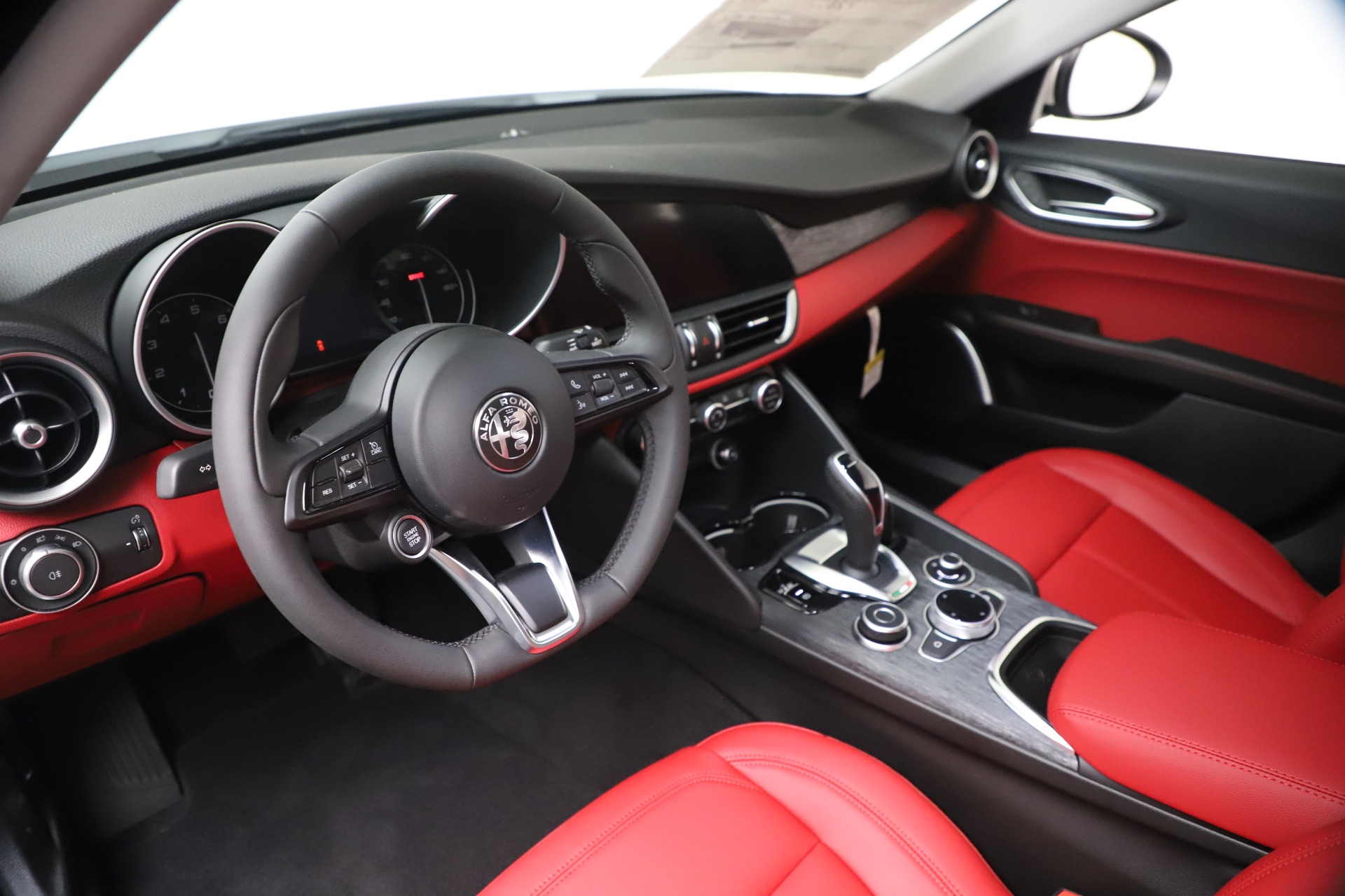 New 2020 Alfa Romeo Giulia Q4 | St. Petersburg, FL