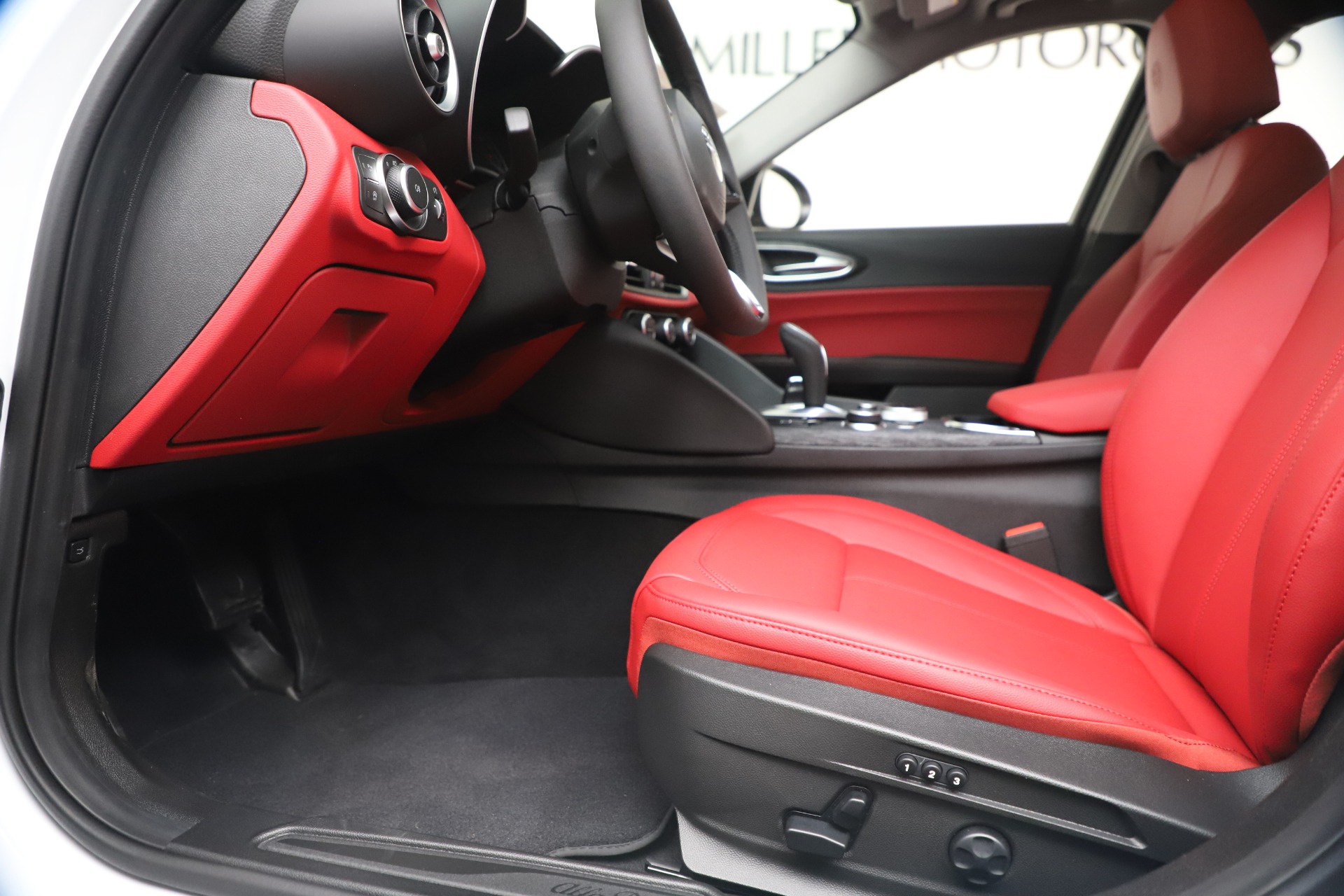 New 2020 Alfa Romeo Giulia Q4 | St. Petersburg, FL