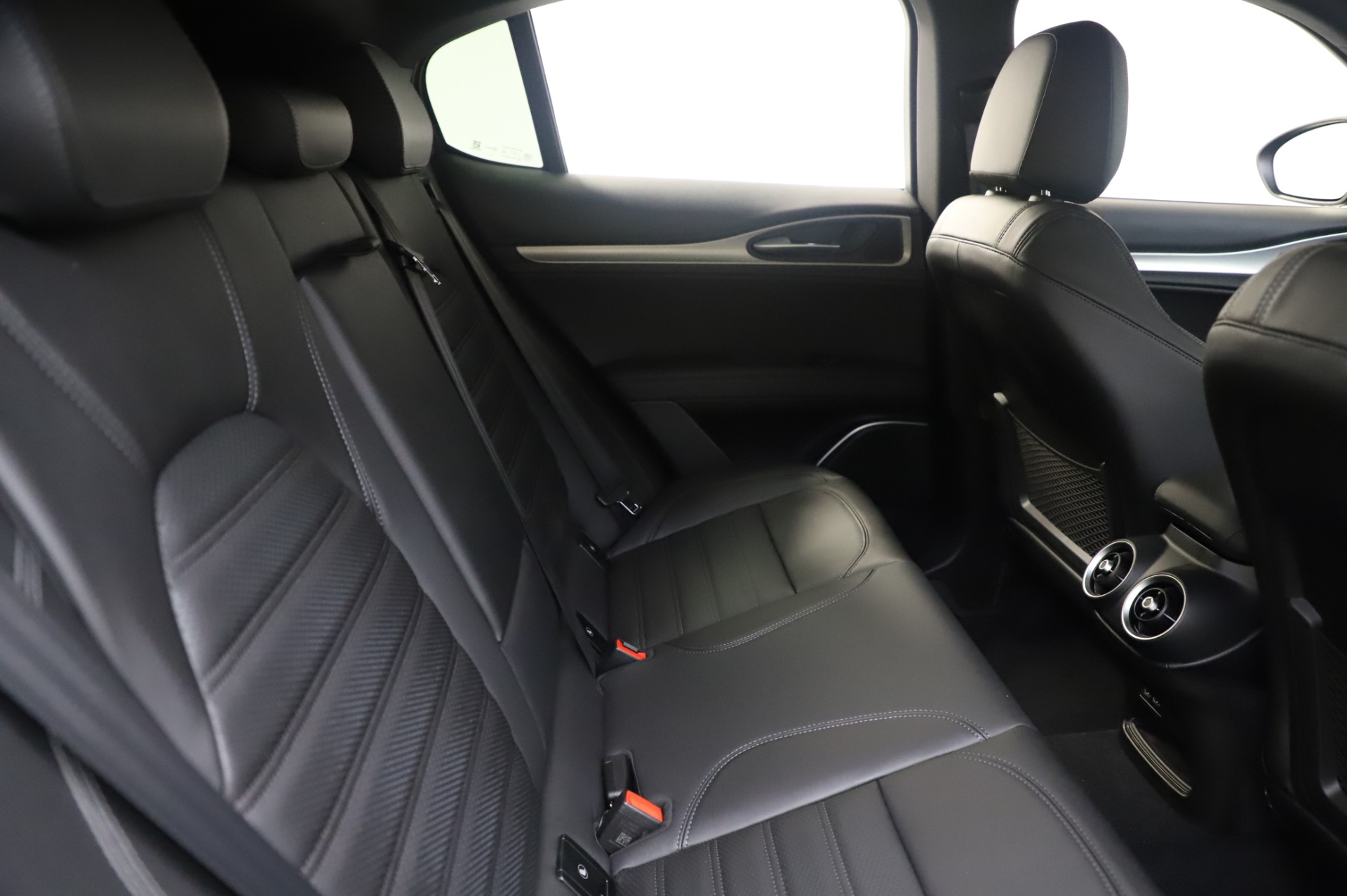 New 2020 Alfa Romeo Stelvio Ti Sport Q4 | St. Petersburg, FL