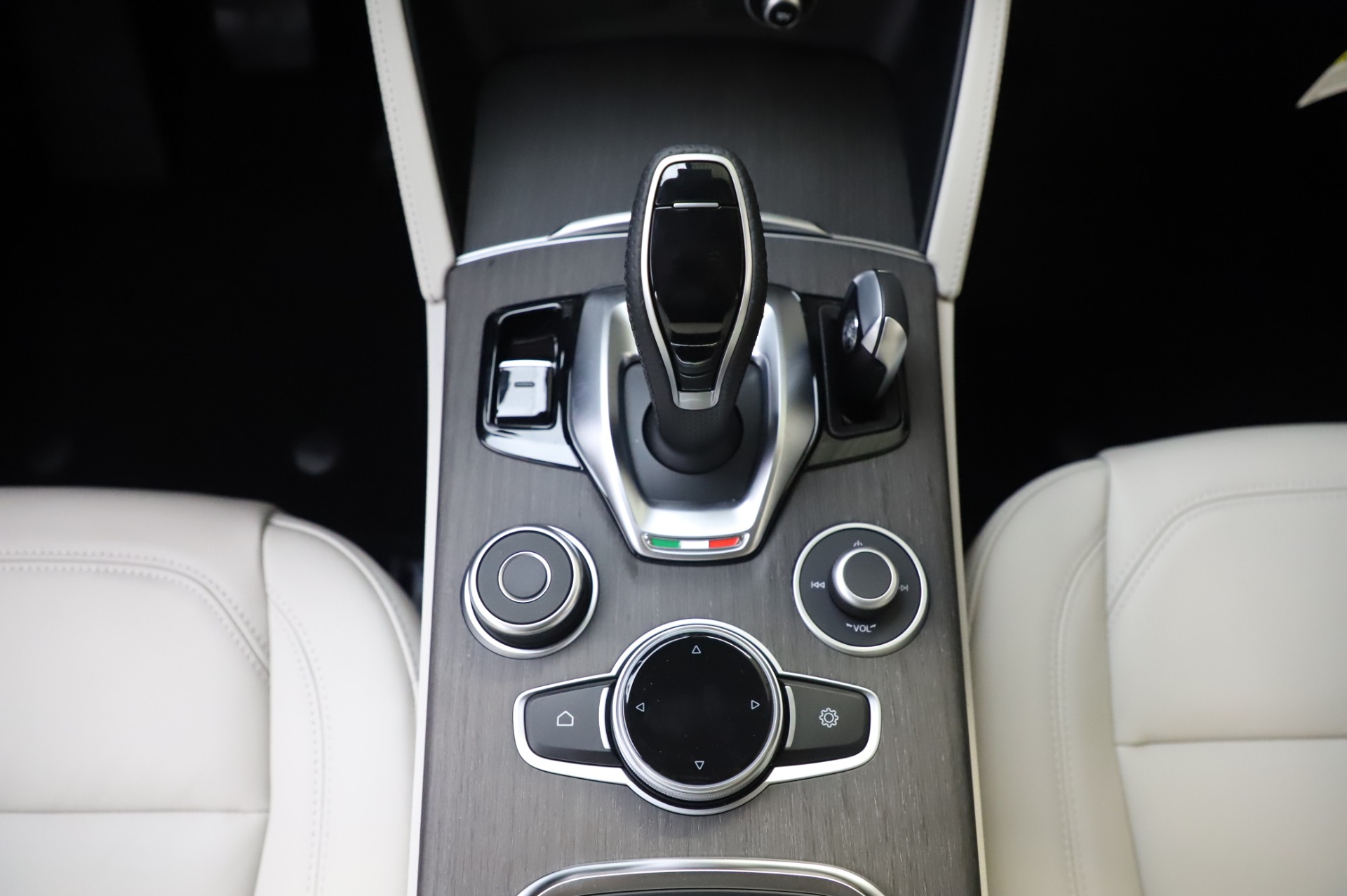 New 2020 Alfa Romeo Stelvio Ti Q4 | St. Petersburg, FL