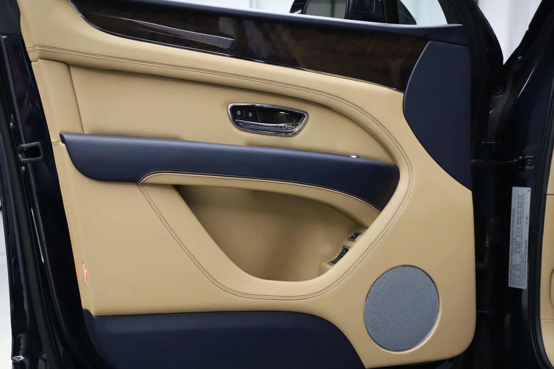 New 2021 Bentley Bentayga V8 | St. Petersburg, FL