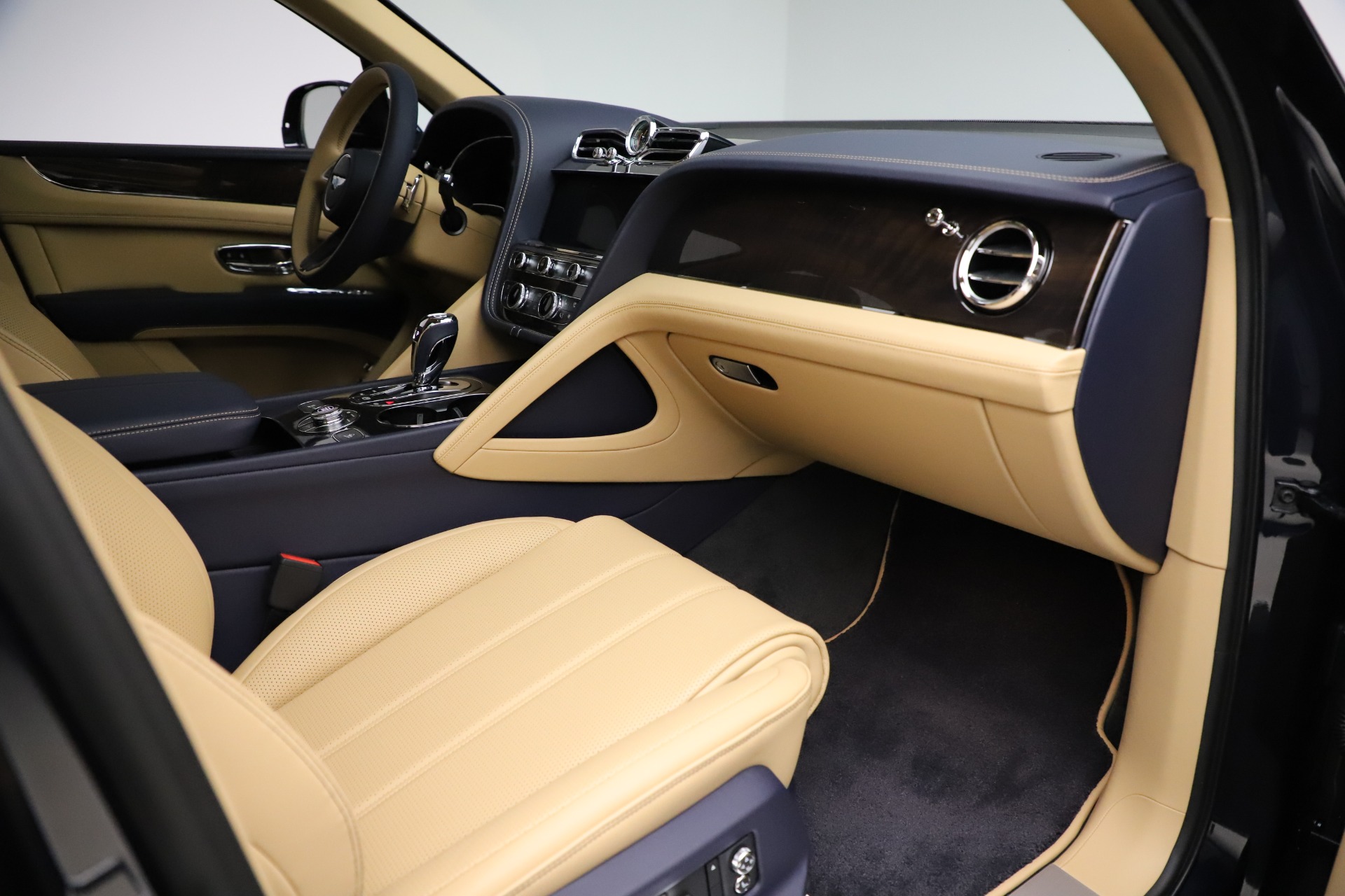 New 2021 Bentley Bentayga V8 | St. Petersburg, FL