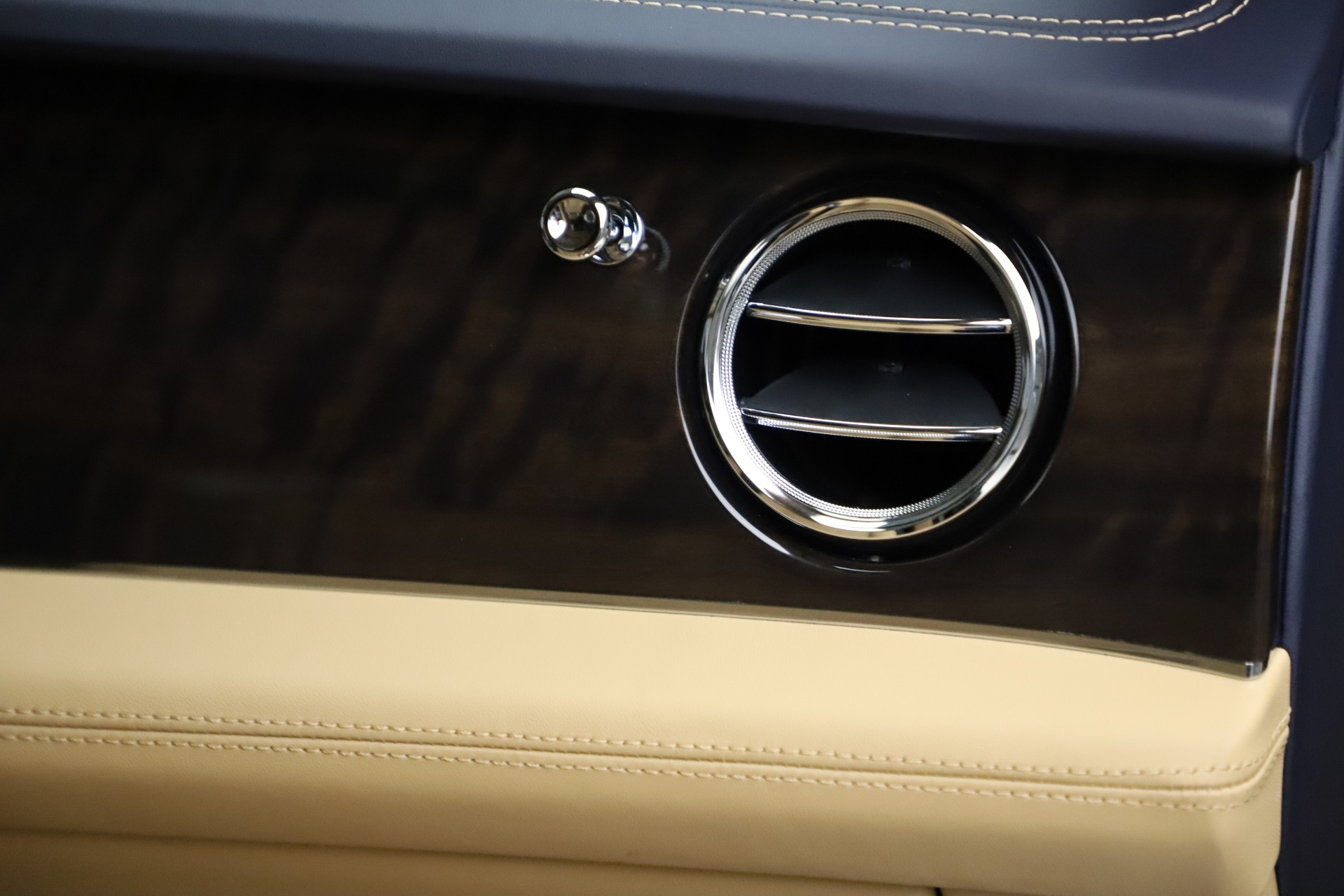 New 2021 Bentley Bentayga V8 | St. Petersburg, FL