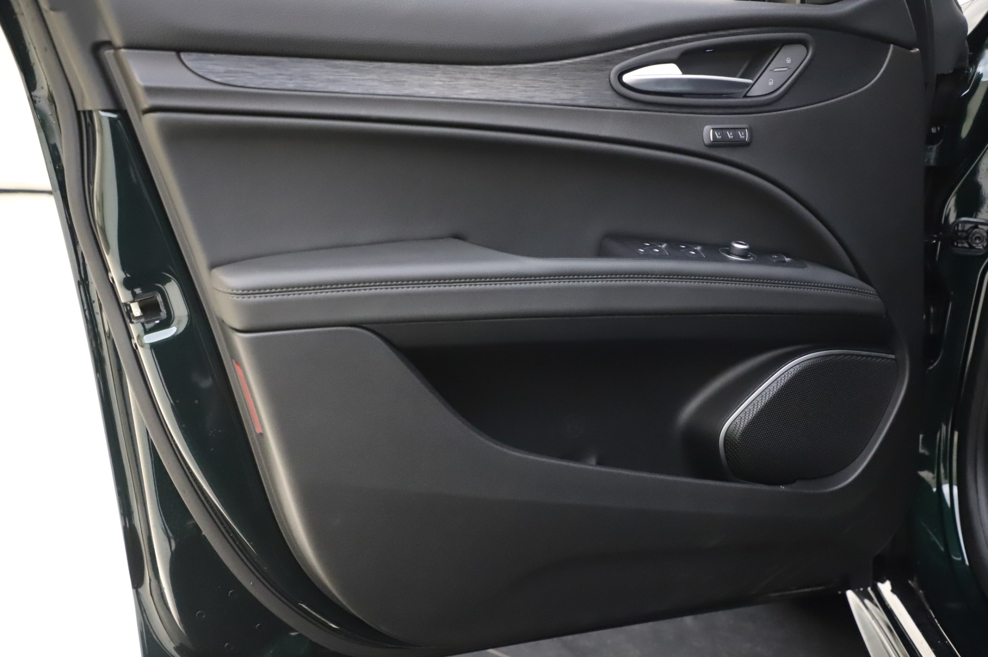 New 2020 Alfa Romeo Stelvio Sport Q4 | St. Petersburg, FL