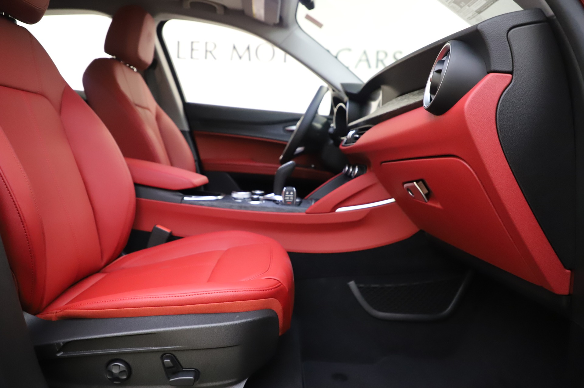 New 2020 Alfa Romeo Stelvio Sport Q4 | St. Petersburg, FL