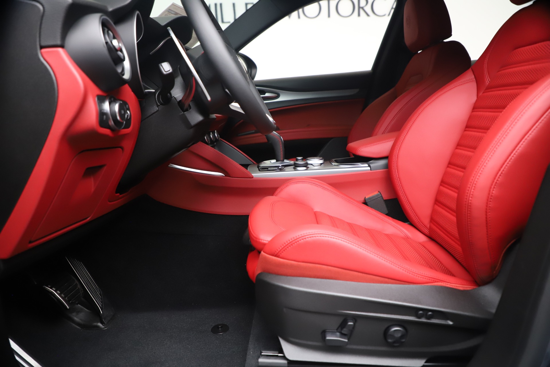 New 2020 Alfa Romeo Stelvio Ti Sport Q4 | St. Petersburg, FL