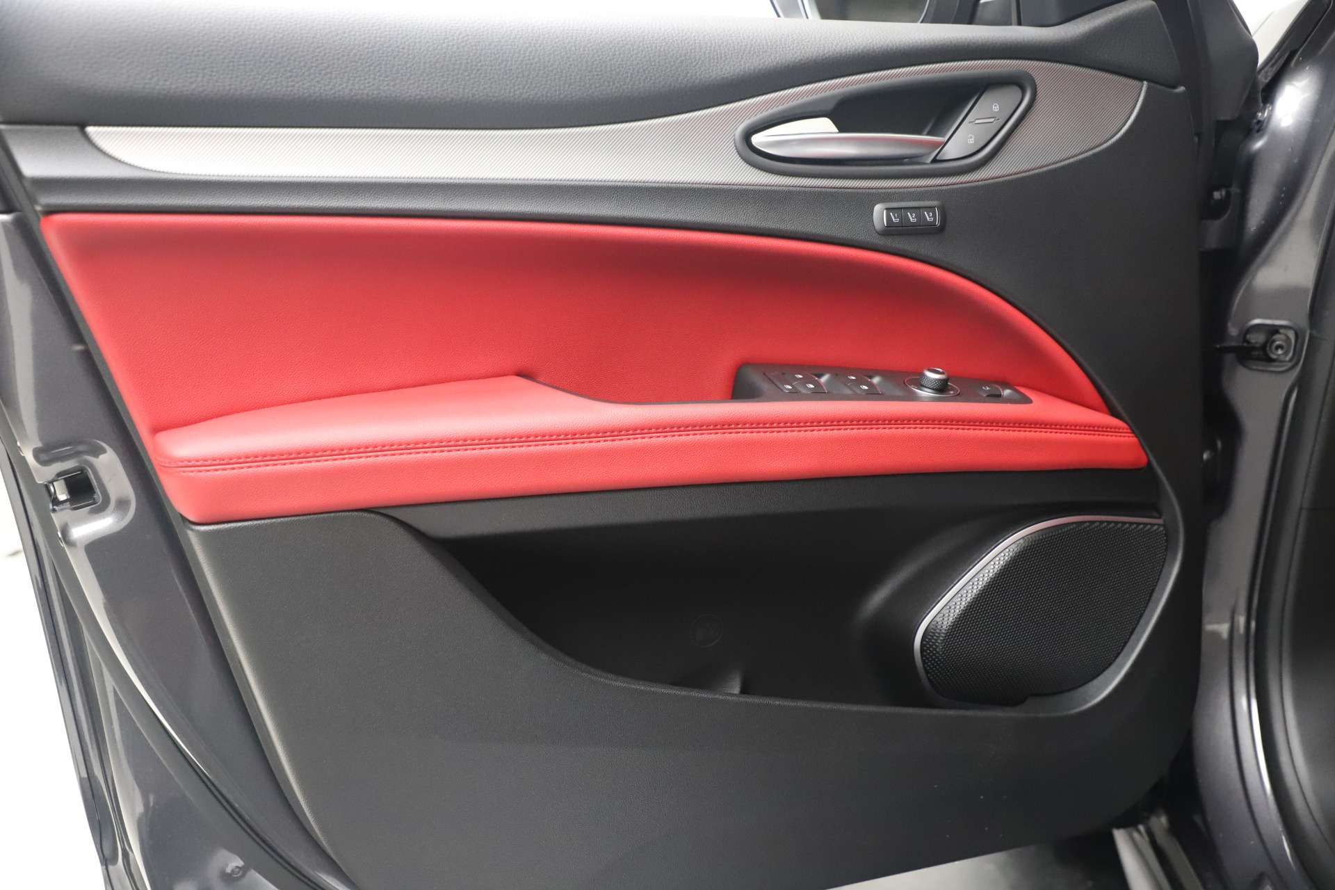 New 2020 Alfa Romeo Stelvio Ti Sport Q4 | St. Petersburg, FL