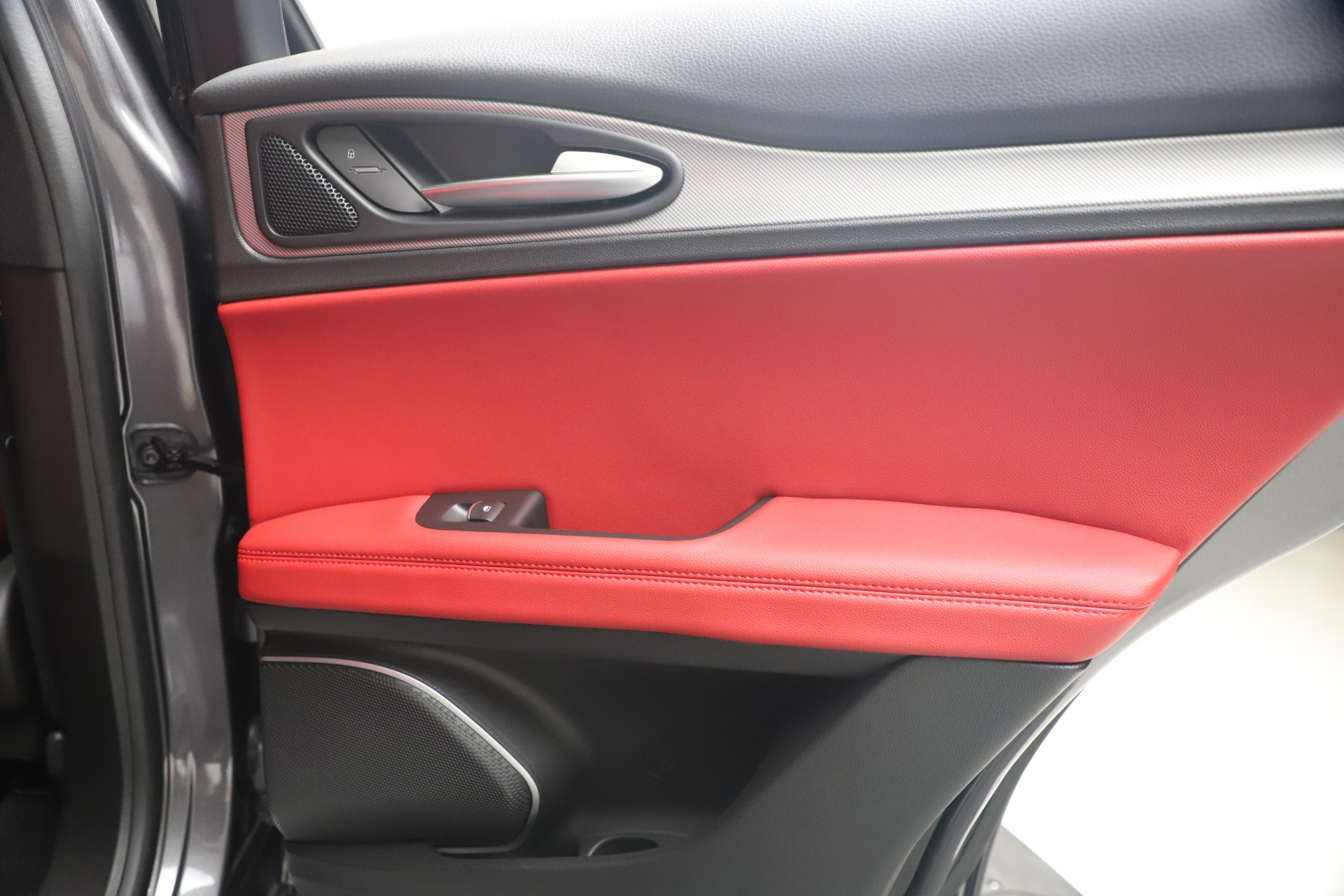 New 2020 Alfa Romeo Stelvio Ti Sport Q4 | St. Petersburg, FL