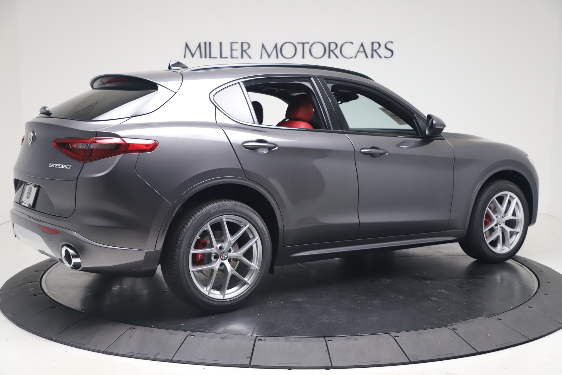 New 2020 Alfa Romeo Stelvio Ti Sport Q4 | St. Petersburg, FL