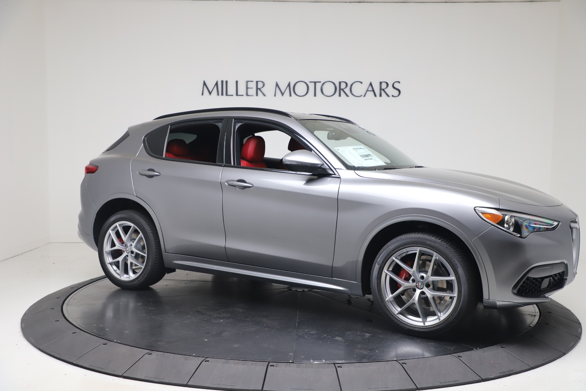 New 2020 Alfa Romeo Stelvio Ti Sport Q4 | St. Petersburg, FL