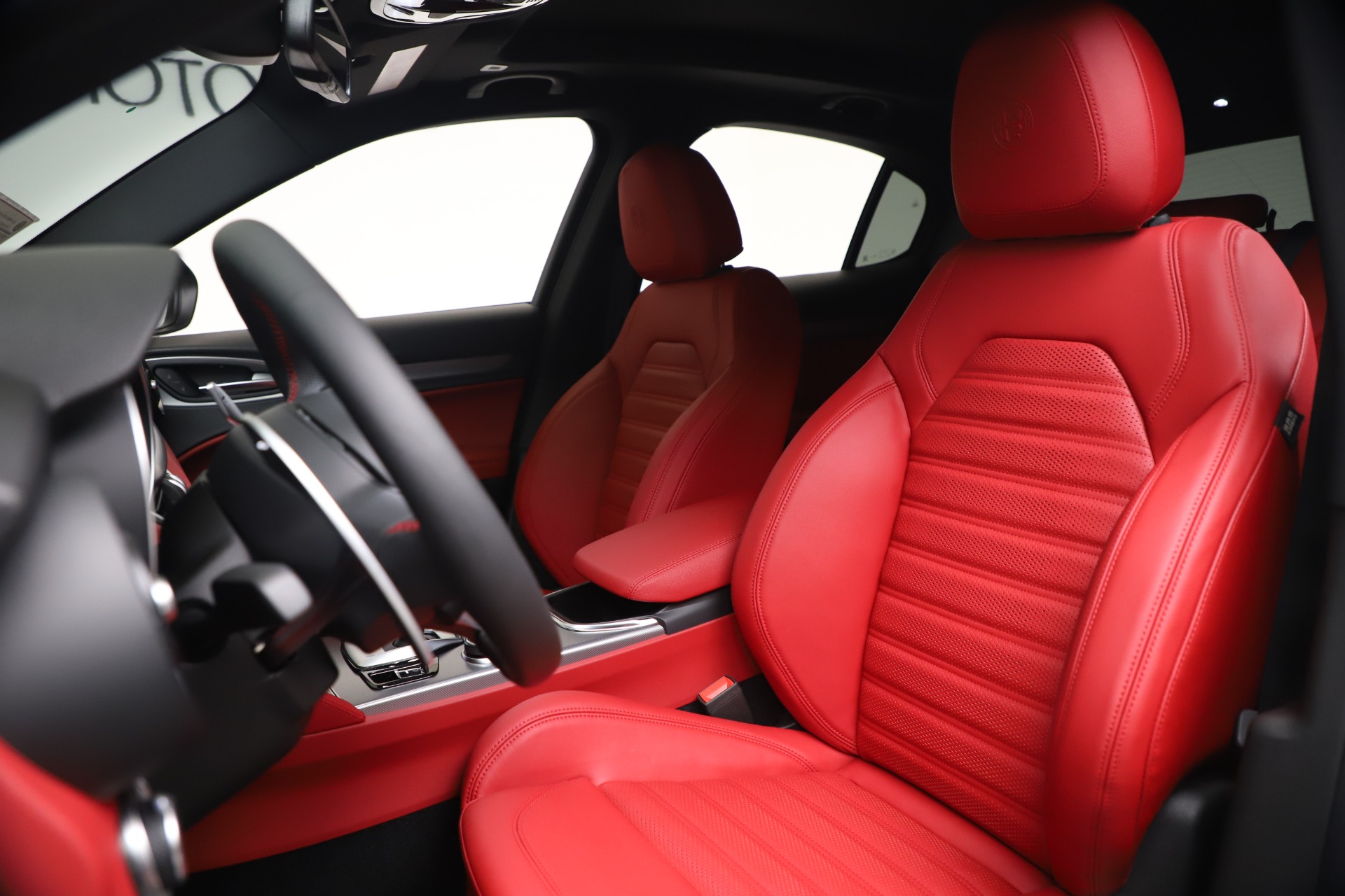 New 2020 Alfa Romeo Stelvio Ti Sport Q4 | St. Petersburg, FL