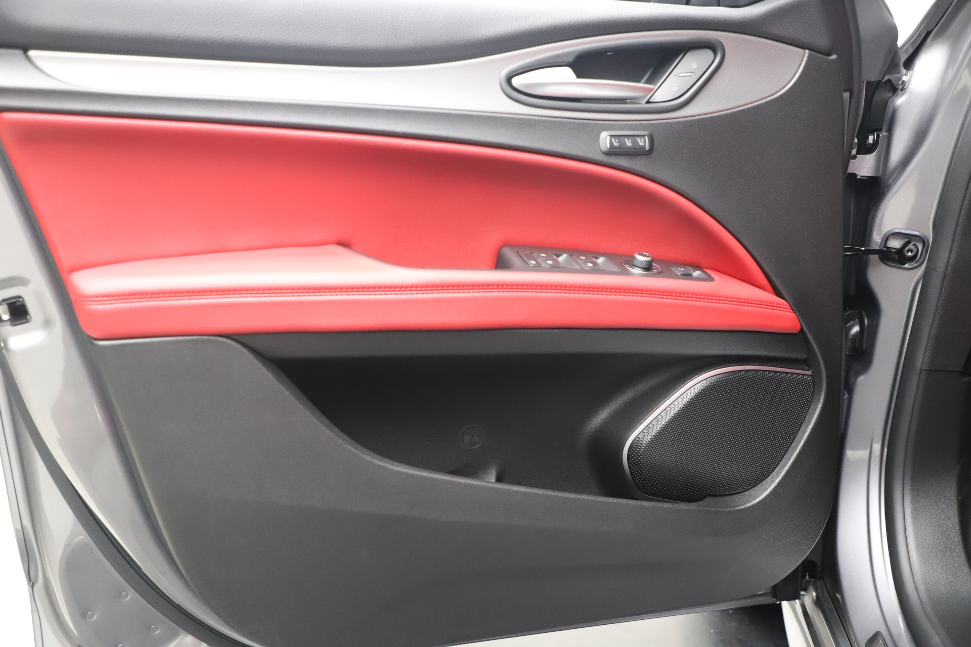New 2020 Alfa Romeo Stelvio Ti Sport Q4 | St. Petersburg, FL
